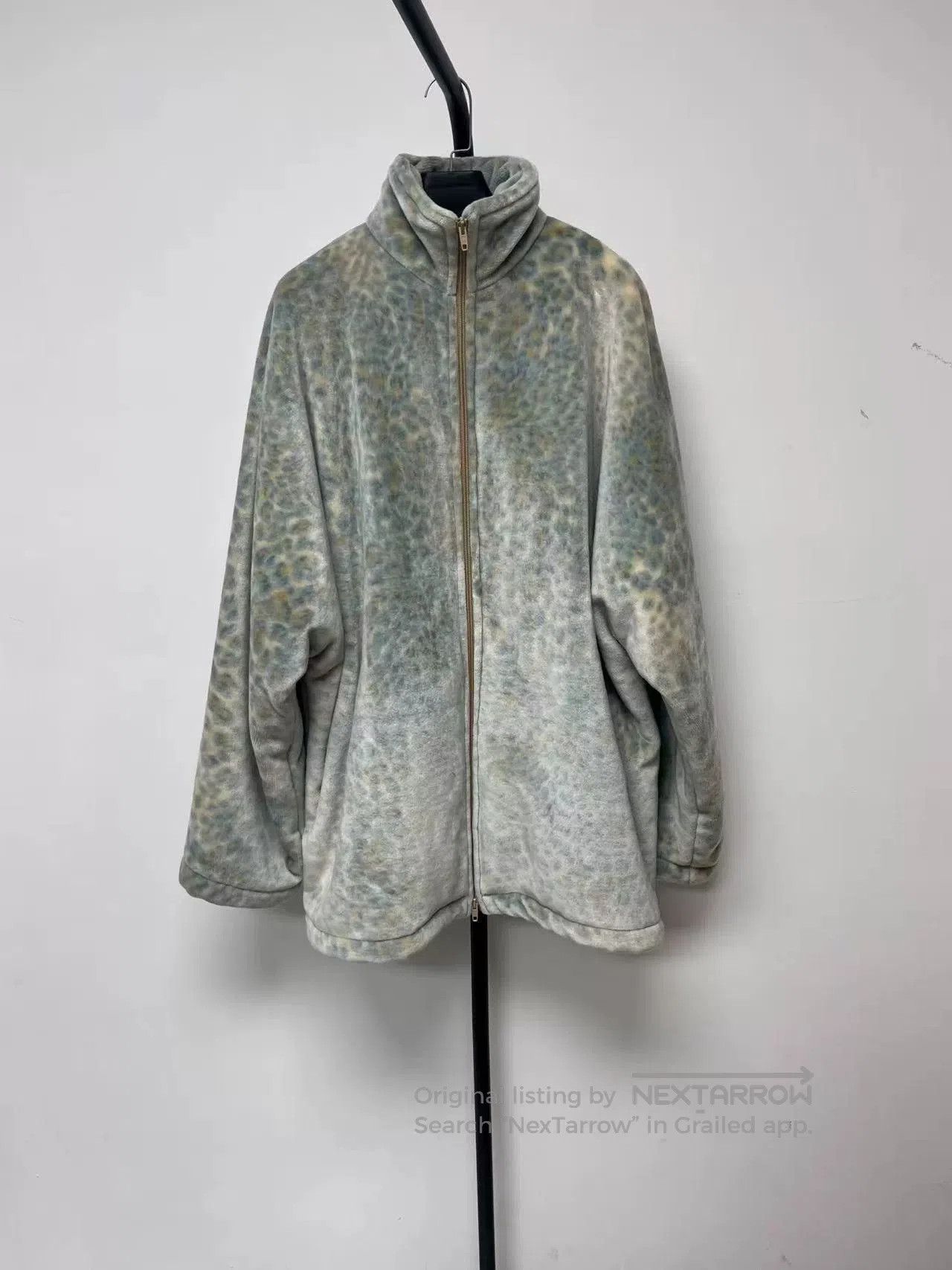 Balenciaga Balenciaga Leopard Print Velvet Jacket. Size S / US 4 / IT 40 - 1 Thumbnail