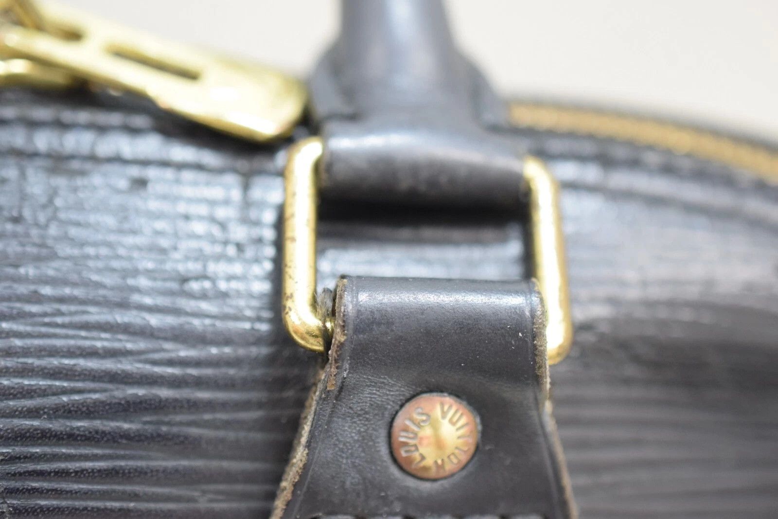 Louis Vuitton Louis Vuitton Alma Epi Leather Black Handbag M52142 Size ONE SIZE - 9 Thumbnail