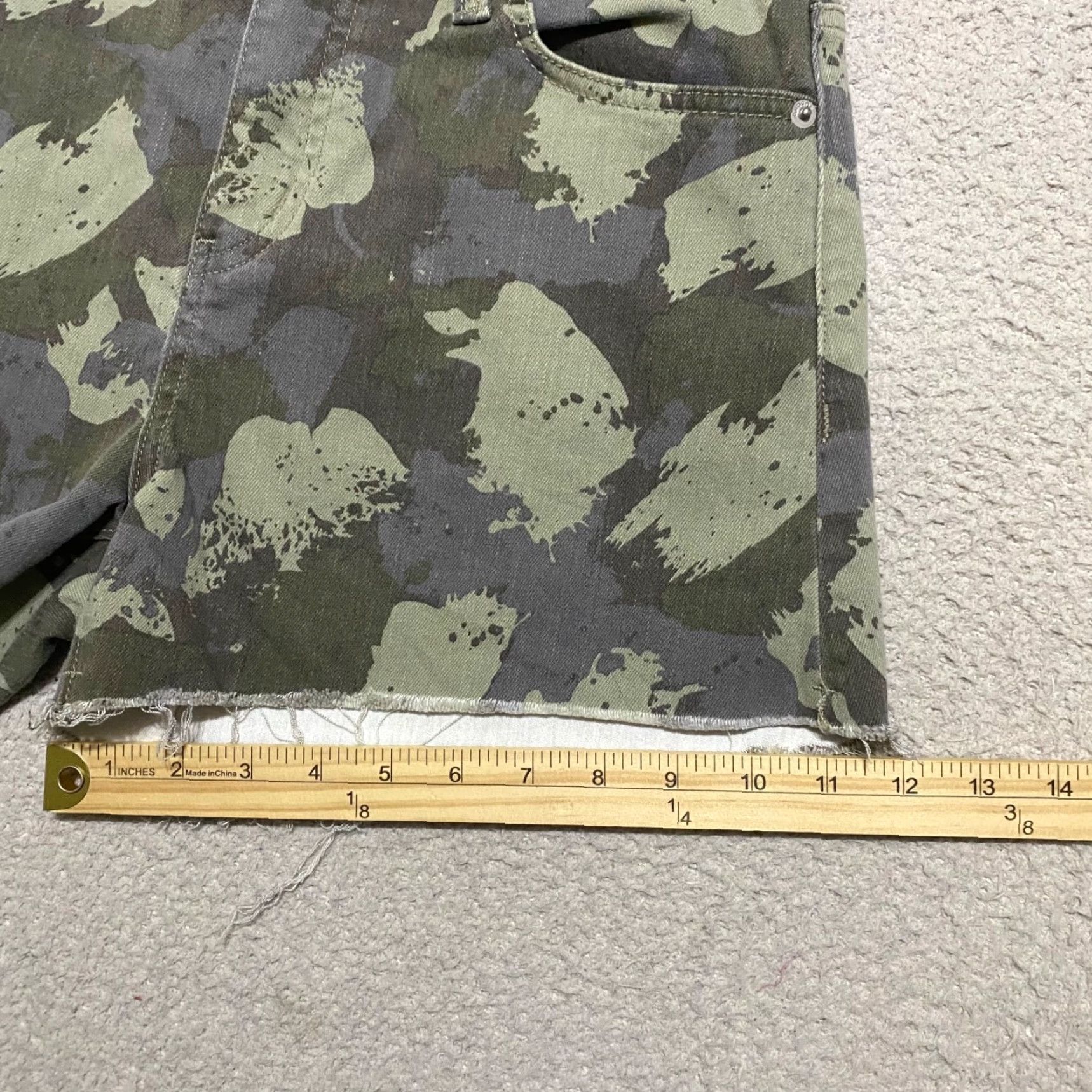 American Eagle Outfitters Hudsone Womens Shorts sz 30 Jean Green Camouflage Denim Gracie Mid Rise Cut-Off Size 30" / US 8 / IT 44 - 5 Thumbnail