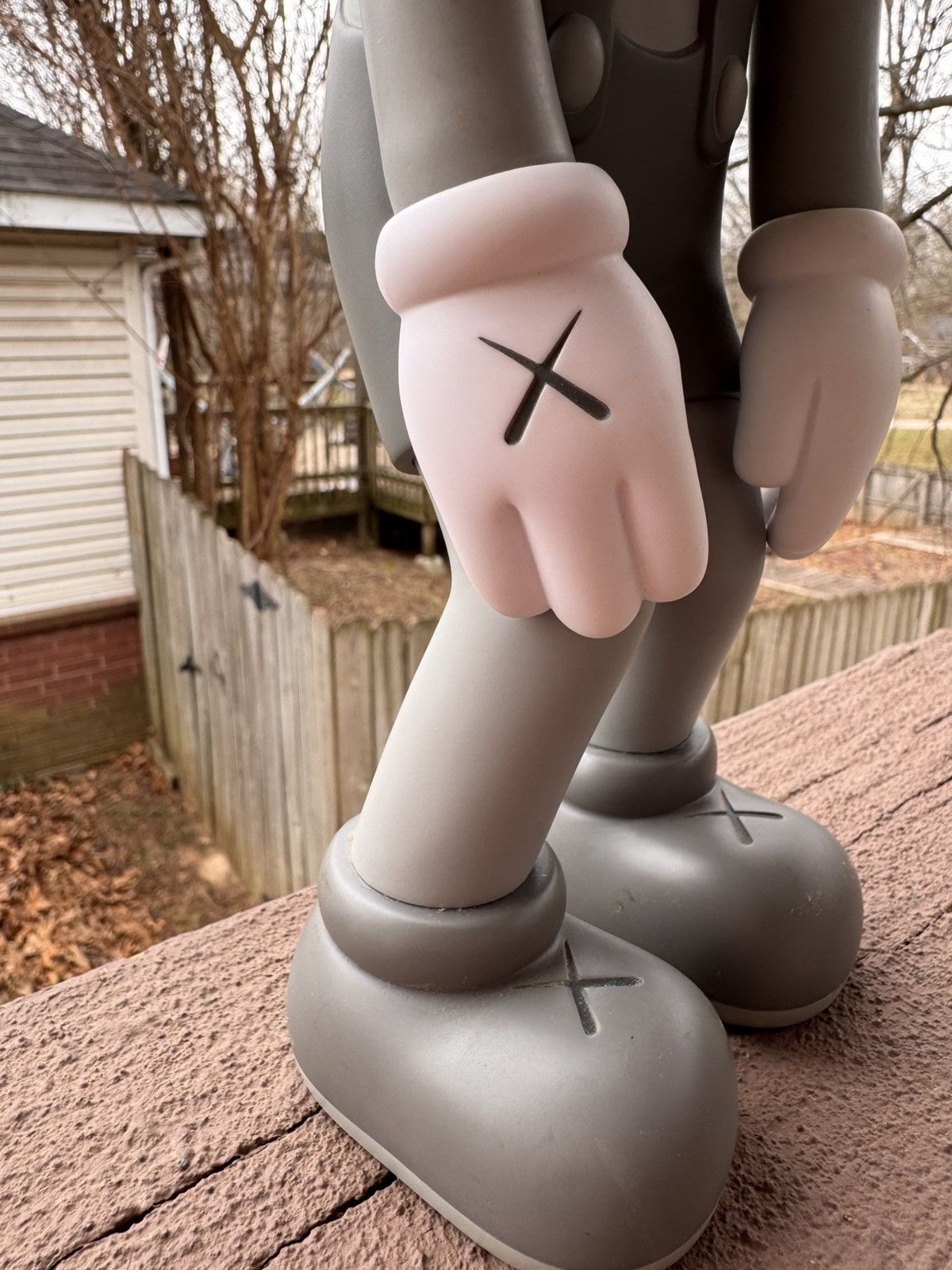 Kaws Kaws Small Lie Grey Figurine Size ONE SIZE - 6 Thumbnail