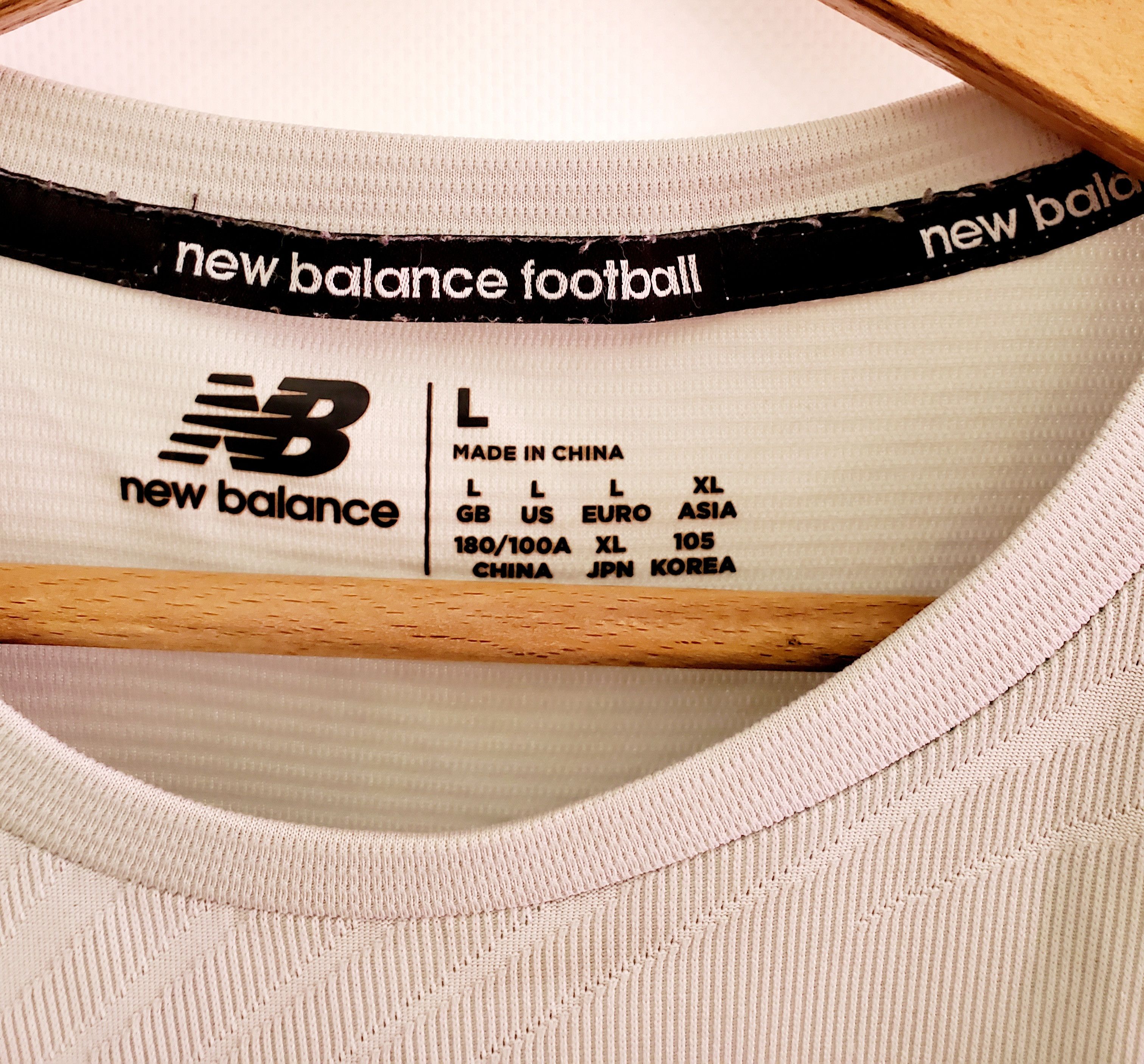 New Balance Fc Porto Pre-game Jersey 2022/23 soccer jersey size L Size US L / EU 52-54 / 3 - 4 Thumbnail