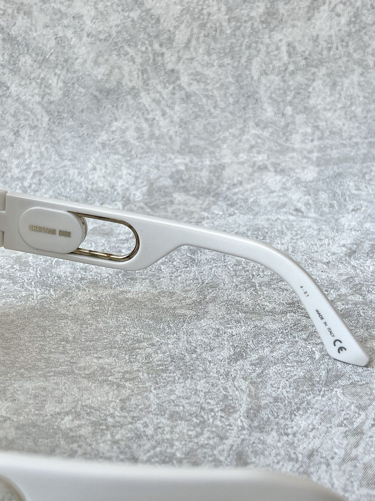 Dior Dior DiorBobbySport M1U Shield Sunglasses White Size ONE SIZE - 13 Thumbnail