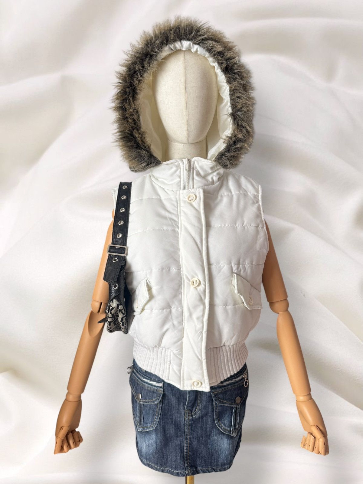 Beauty Beast Beauty Angel Y2K Vintage Faux Fur Hooded Vest Jacket Size M / US 6-8 / IT 42-44 - 1 Thumbnail