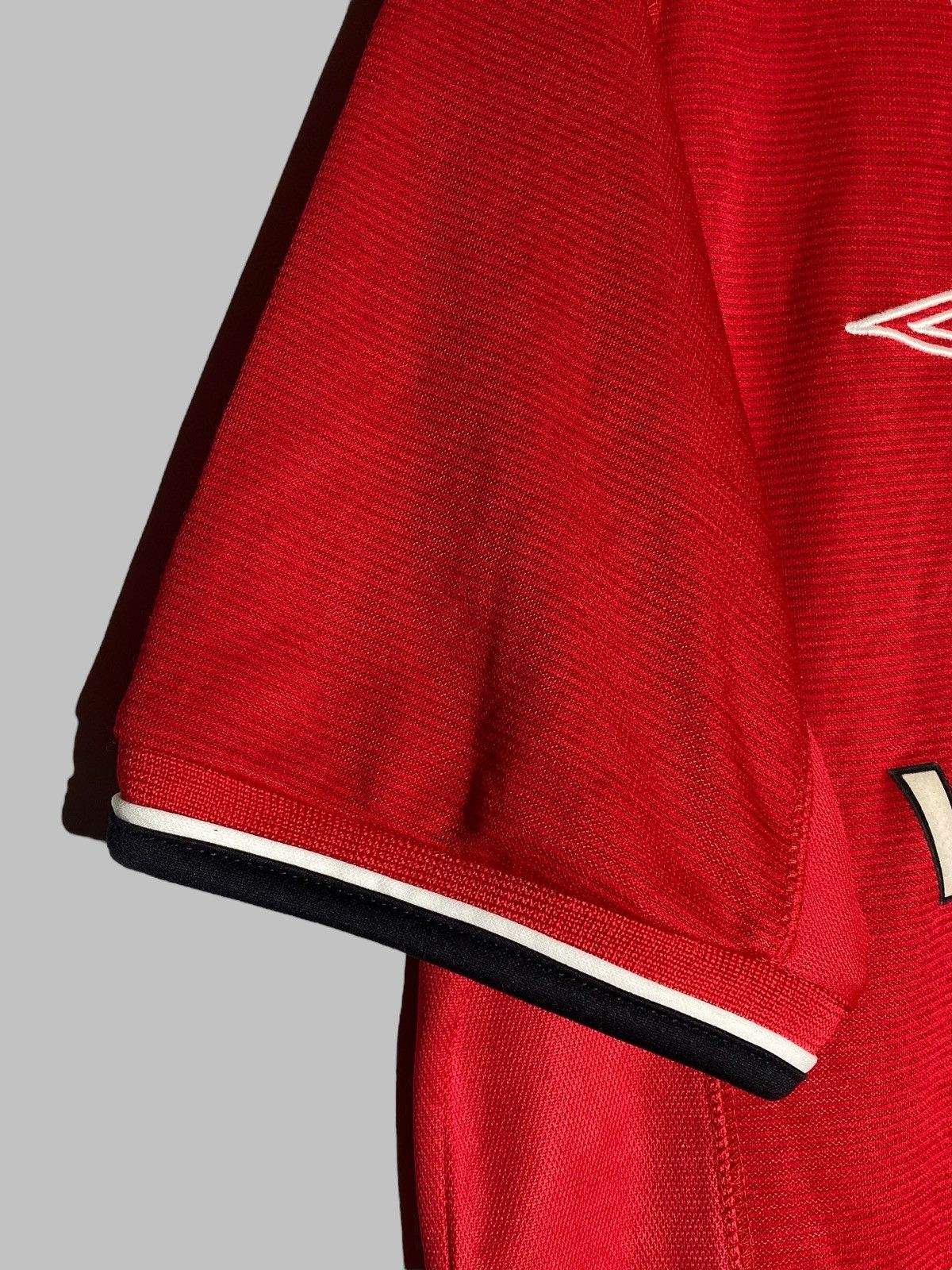 Umbro Vintage Umbro Manchester United 2000/01 Home Football Shirt Size US M / EU 48-50 / 2 - 10 Thumbnail
