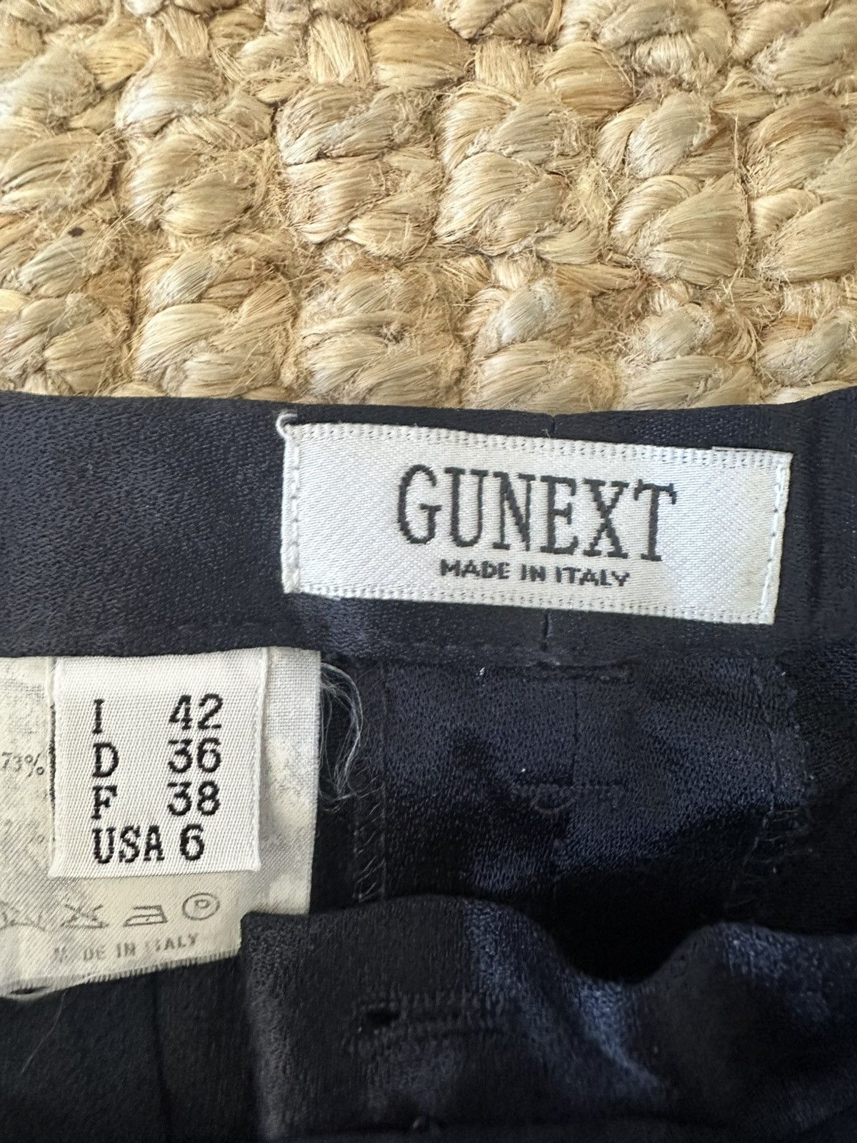 Other GUNEXT Navy Satin Pleated Pants Trousers SZ 6 MADE IN ITALY Size 28" / US 6 / IT 42 - 2 Thumbnail