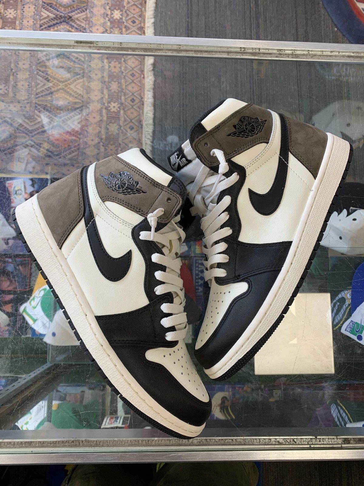 Nike Air Jordan 1 High Mocha Size US 9.5 / EU 42-43 - 1 Thumbnail
