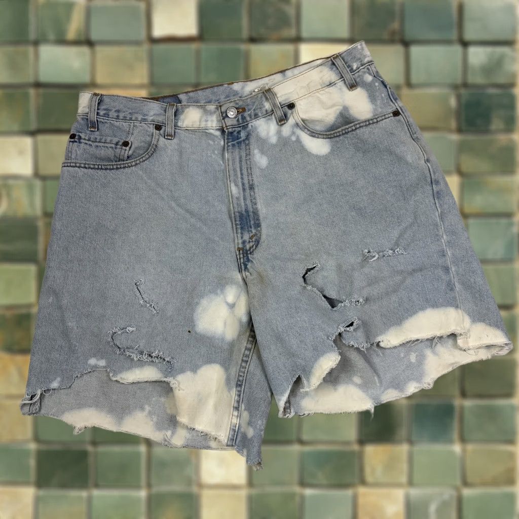 Levi's VINTAGE Levi’s 560 Jean Shorts Men 38W Light Blue Distressed D Size US 38 / EU 54 - 1 Thumbnail