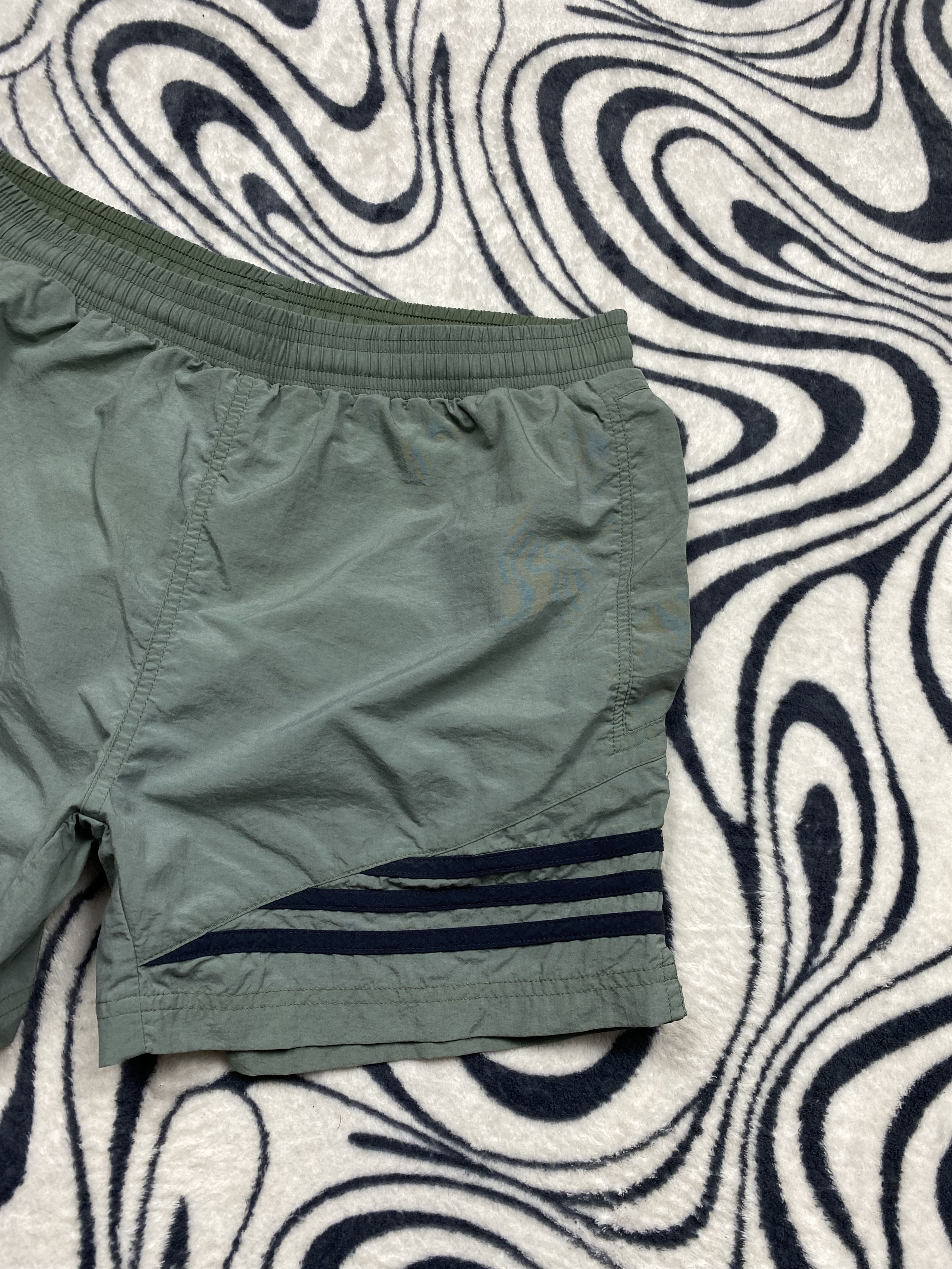 Adidas × Vintage Adidas 90s Vintage Mens Nylon Shorts Size US 32 / EU 48 - 2 Thumbnail