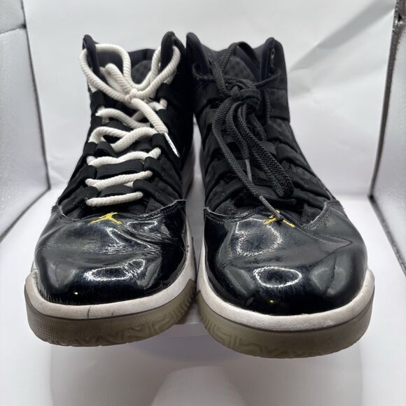 Jordan Brand Jordan Max Aura Black White Gold Basketball Shoes Men 10.5 Size US 10.5 / EU 43-44 - 1 Thumbnail