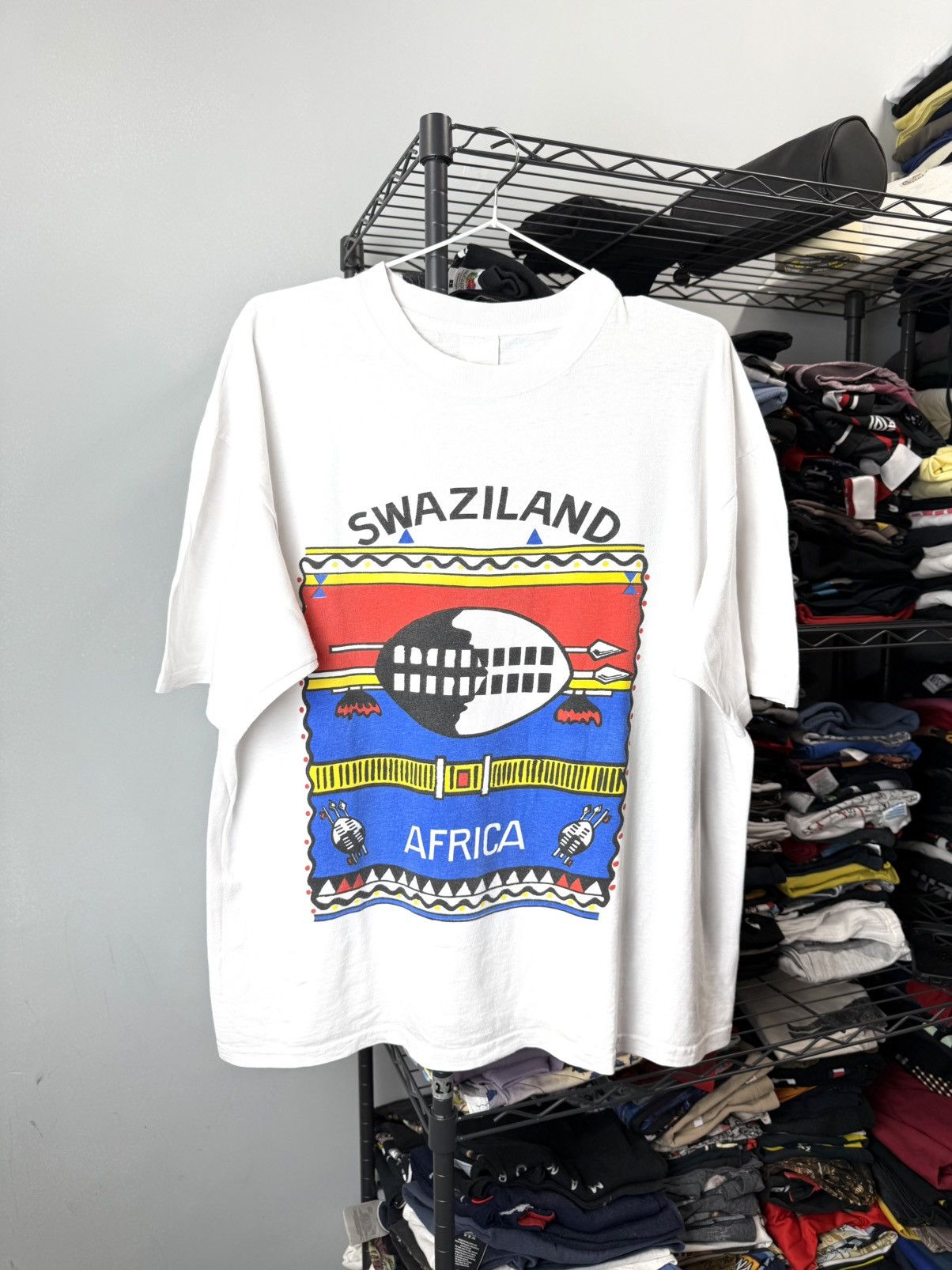 Vintage 80-90’s Rare! Vintage Art Swaziland Africa Boxy T Shirt Size US L / EU 52-54 / 3 - 1 Thumbnail