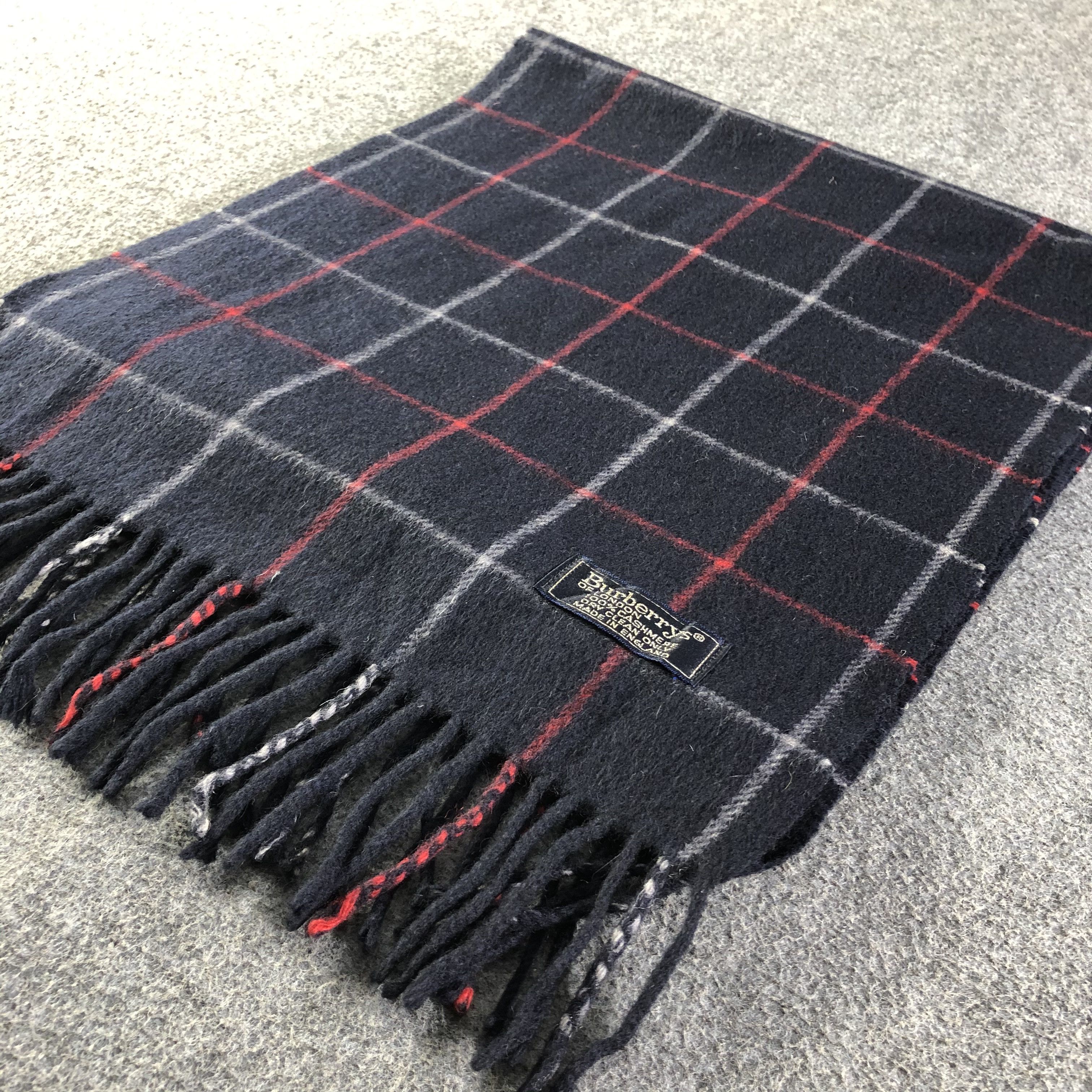 Burberry Burberry Cashmere Scarf / Muffler / Neckwear P365 Size ONE SIZE - 4 Thumbnail