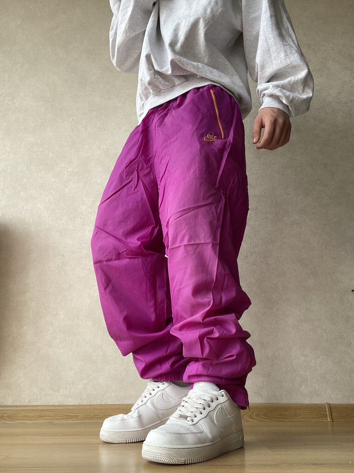 Nike 80s Vintage Nike Swoosh Baggy Track Pants Size L Size US 40 / EU 56 - 1 Thumbnail