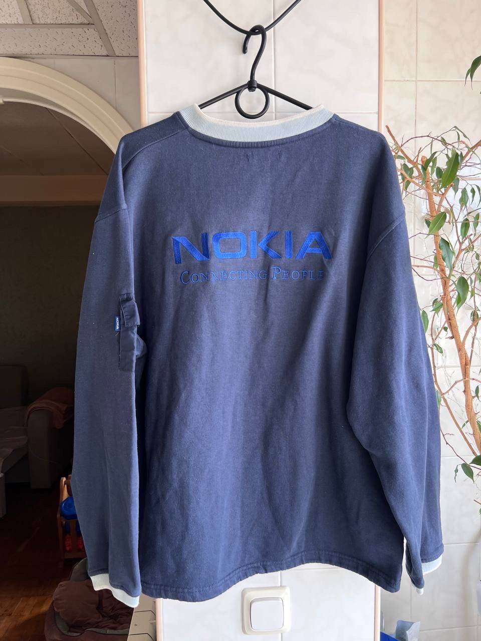 Apple Vintage 2003 Nokia 7600 phone promo merch Sweatshirt Y2K Size US M / EU 48-50 / 2 - 14 Thumbnail