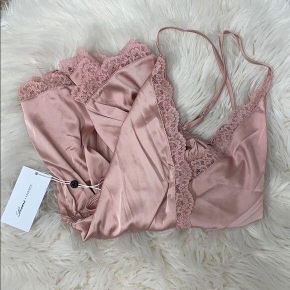 Lovers and Friends Lovers + Friends Blush Rue Romper Size 27" / US 4 / IT 40 - 1 Thumbnail