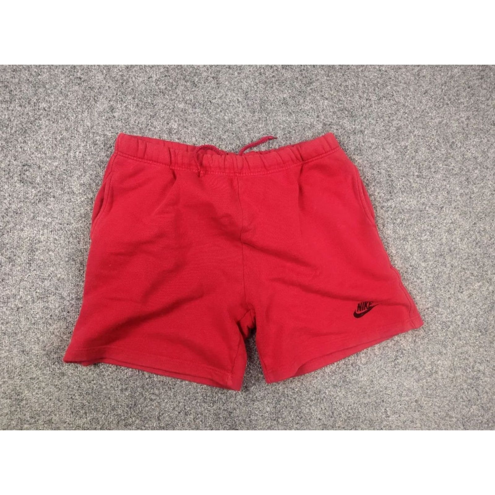 Nike VINTAGE Nike Swoosh Logo Red Cotton Casual Shorts USA Shirt Mens L 80s USA Red Nike Shorts Size US 33 - 7 Thumbnail