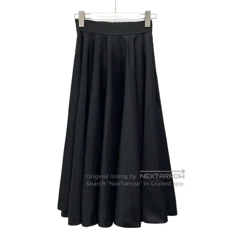 Prada Prada Black Women's Midi Skirt. Size 22" - 1 Thumbnail