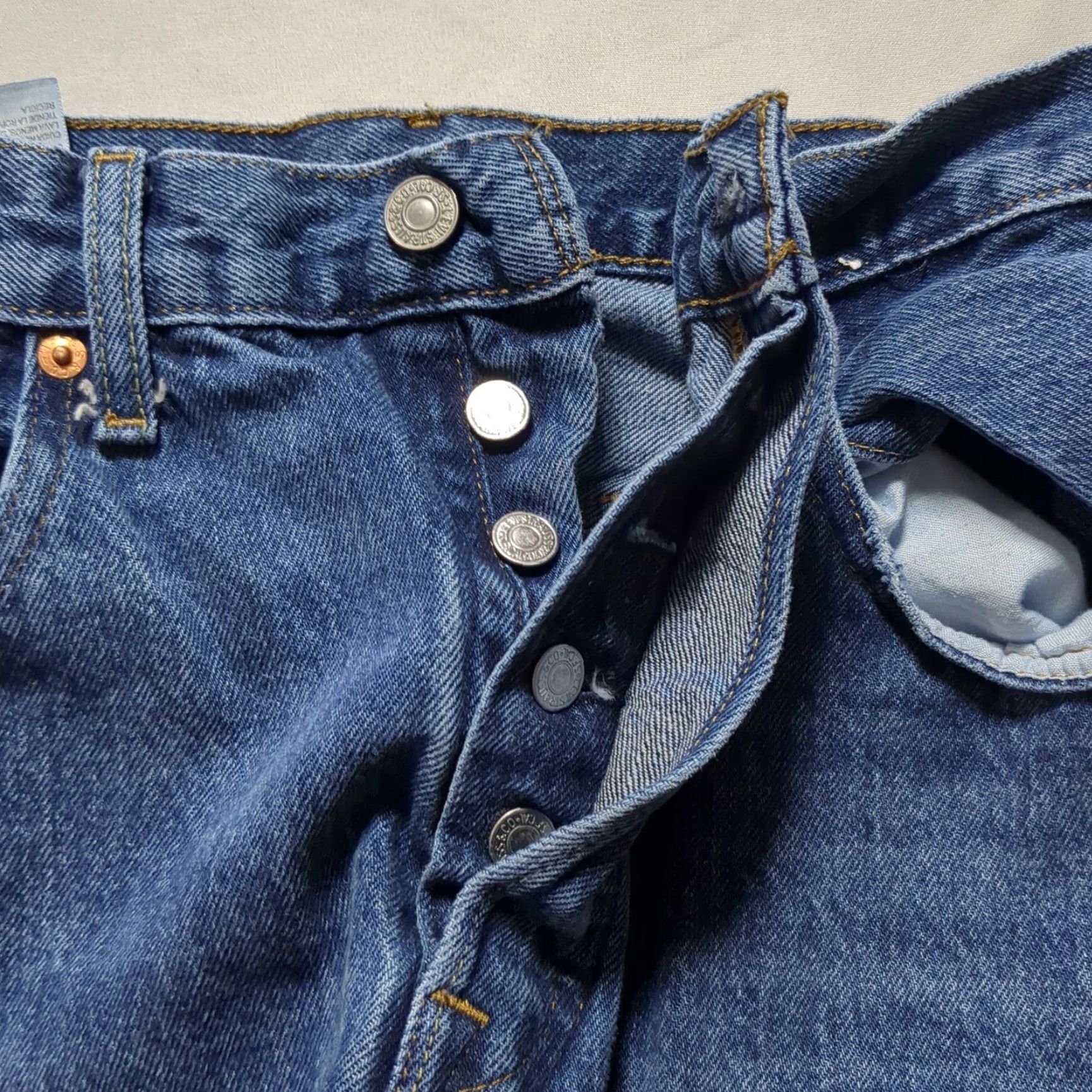 Levi's Levi's Premium 501 Original Fit Jeans Mens W31 L32 Denim Blue 5-Pocket Straight Regular Button Fly Leather Back Patch Size US 31 - 7 Thumbnail