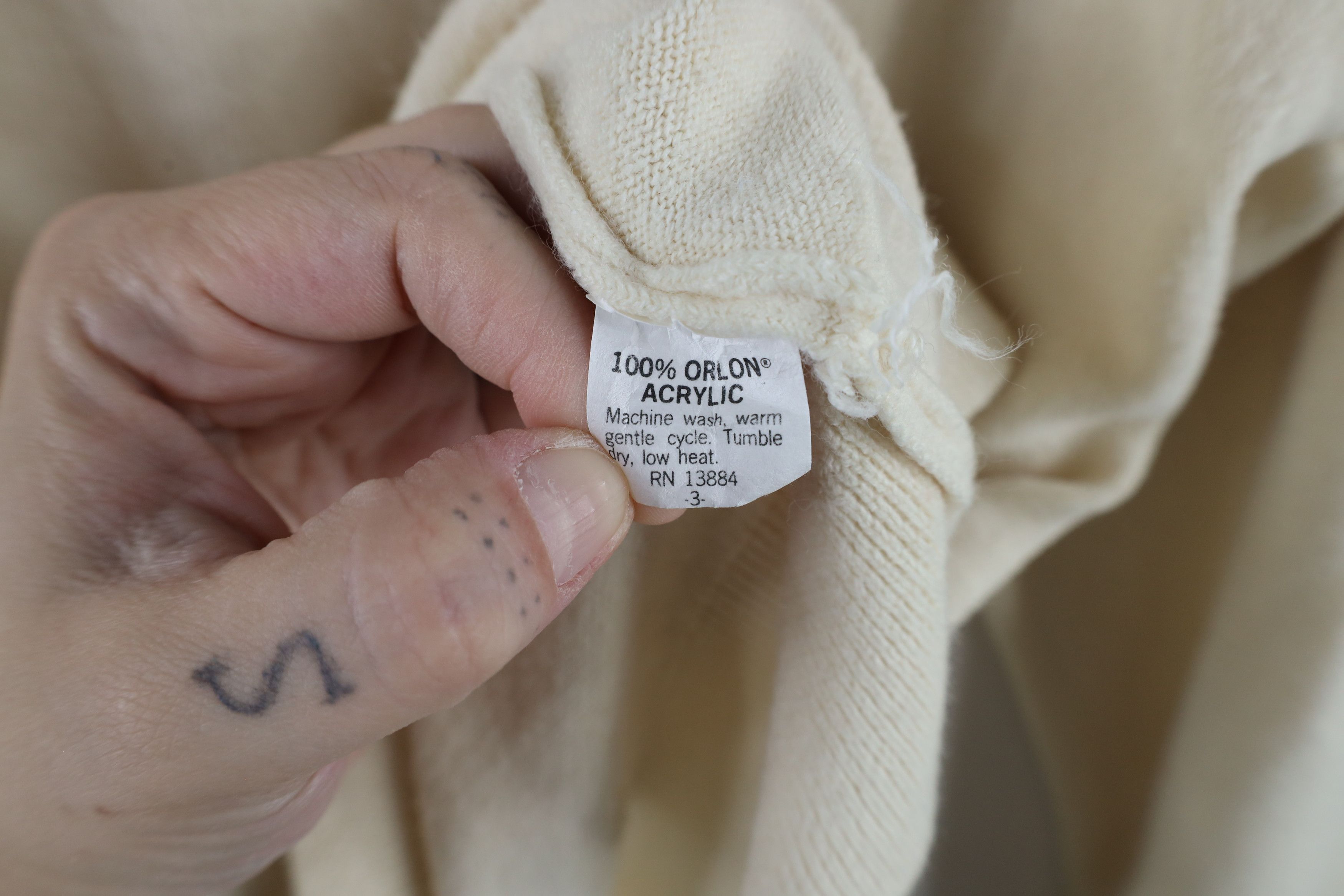 Vintage Vintage 70s Streetwear Knit V-Neck Sweater Cream USA Acrylic Size US L / EU 52-54 / 3 - 5 Thumbnail