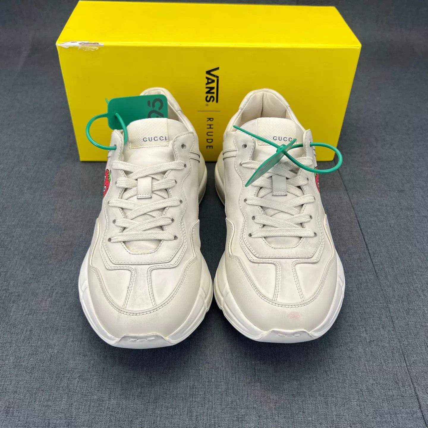 Gucci Gucci Rhyton Distressed Beige Strawberry 38.5 New Worn Once Size US 8 / IT 38 - 4 Thumbnail