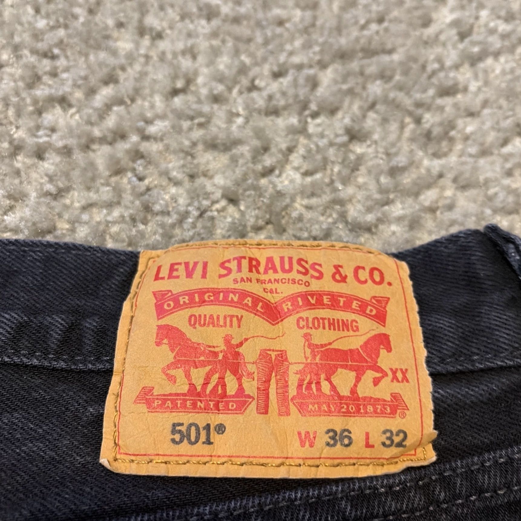 Levi's VINTAGE Levi’s 501 Button Fly Black Denim Jeans Straight Leg 36x32 Men Jeans Straight 501 Black Denim Mens Size US 36 / EU 52 - 6 Thumbnail