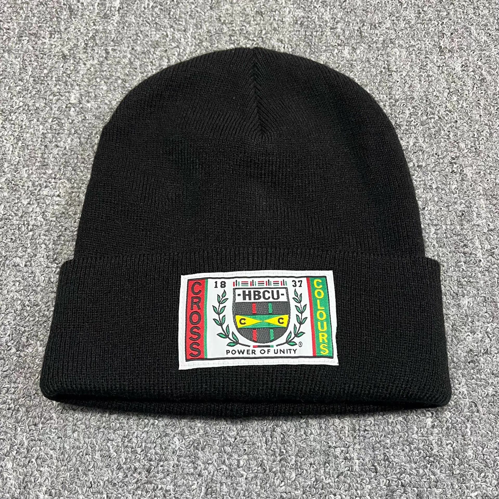 Cross Colours Cross Colours appliqué embroidered knit beanie Q7 Size ONE SIZE - 1 Thumbnail