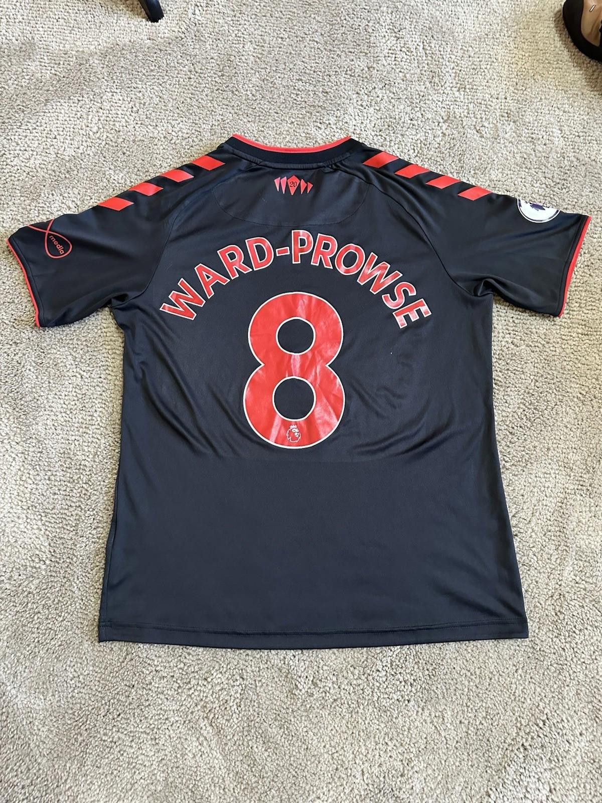 Hummel Southampton 2021-22 Football Shirt Jersey Ward-Prowse #8 Size US L / EU 52-54 / 3 - 10 Thumbnail