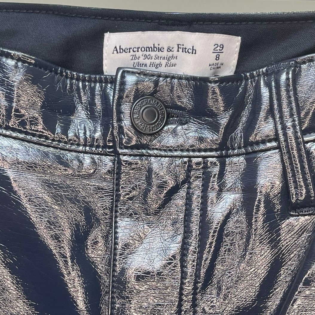 Abercrombie & Fitch Abercrombie & Fitch Curve Love 90s Straight High Rise Vegan Size 30" / US 8 / IT 44 - 3 Thumbnail