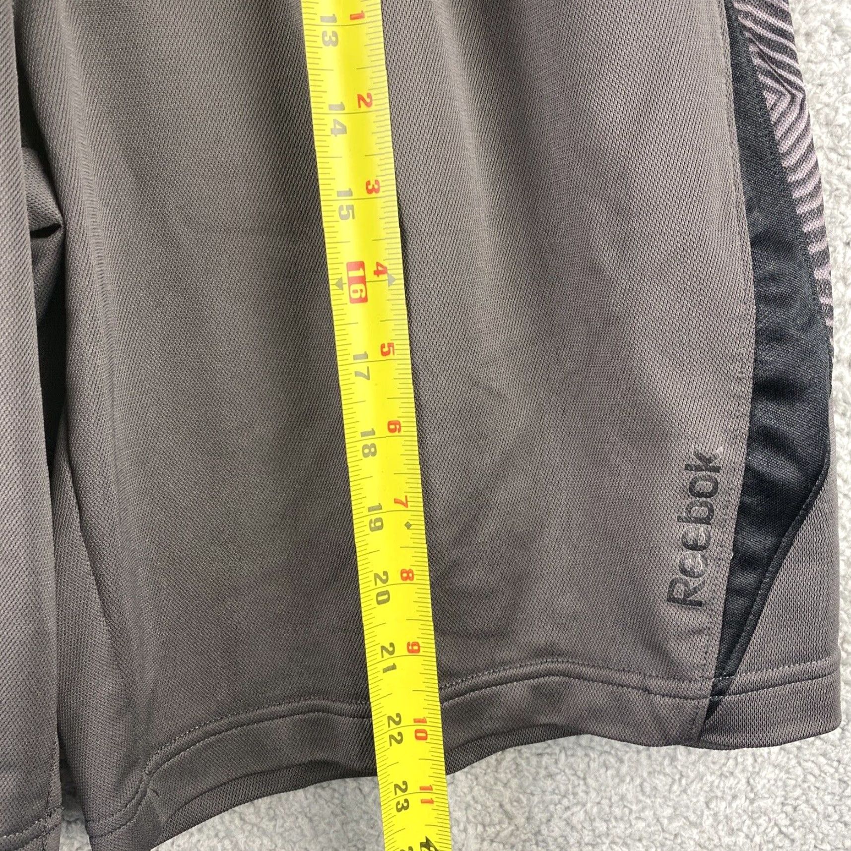Reebok Reebok Men's Shorts Medium Lounge Short Pants Gray Charcoal Cotton / 42-35 Medium Mens Shorts Gray Reebok Logo Sports Shorts 2020-2029 Regular Size M Size US 31 - 6 Thumbnail