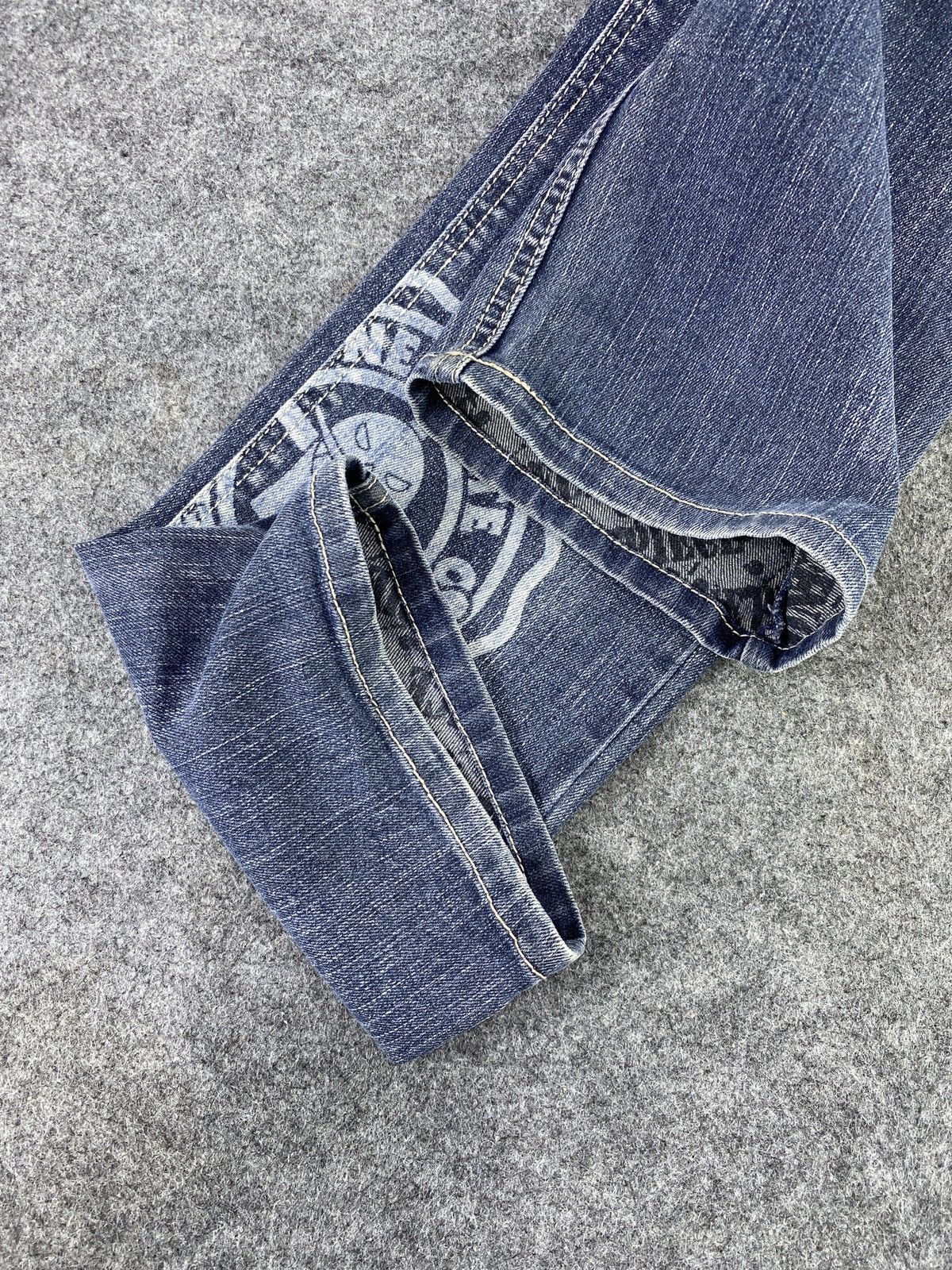 Jean × One Piece One Piece Jeans - J1057 Size US 27 - 14 Thumbnail