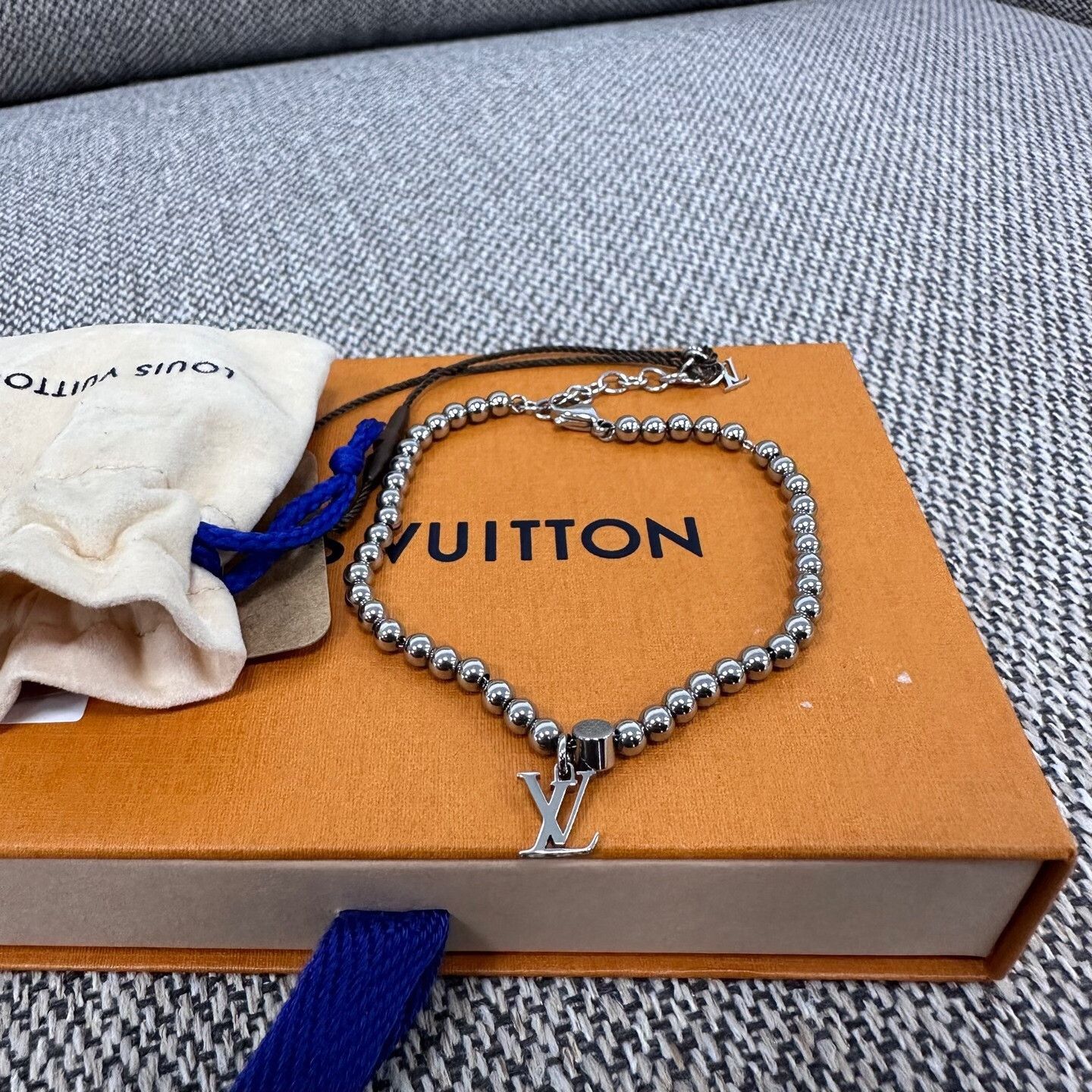 Louis Vuitton Louis Vuitton Metallic Gold Jewelry S Men Size ONE SIZE - 1 Thumbnail