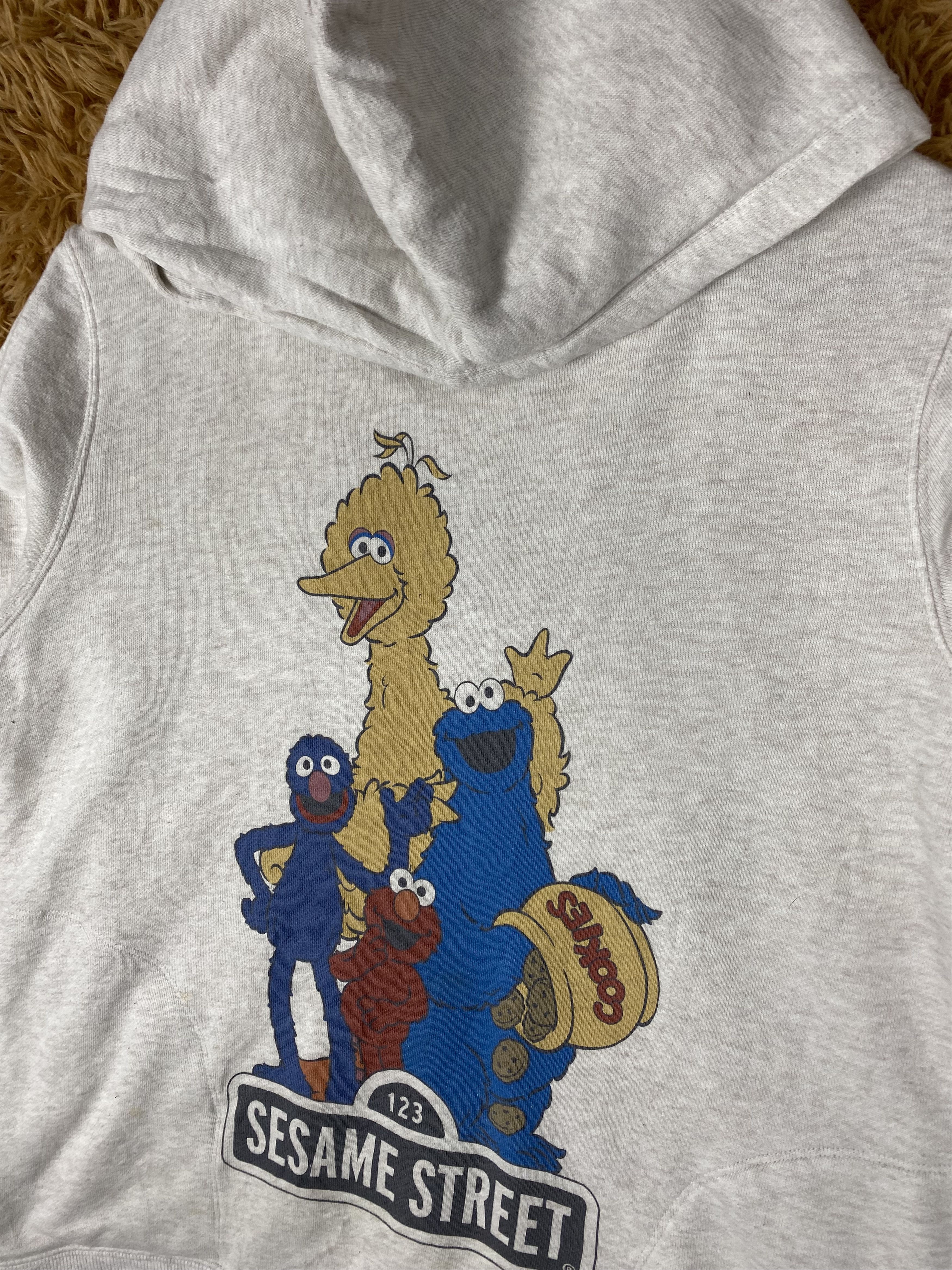 Cartoon Network × Uniqlo Vintage Uniqlo X Sesame Street Pullover Hoodies PS0357 Size US L / EU 52-54 / 3 - 3 Thumbnail