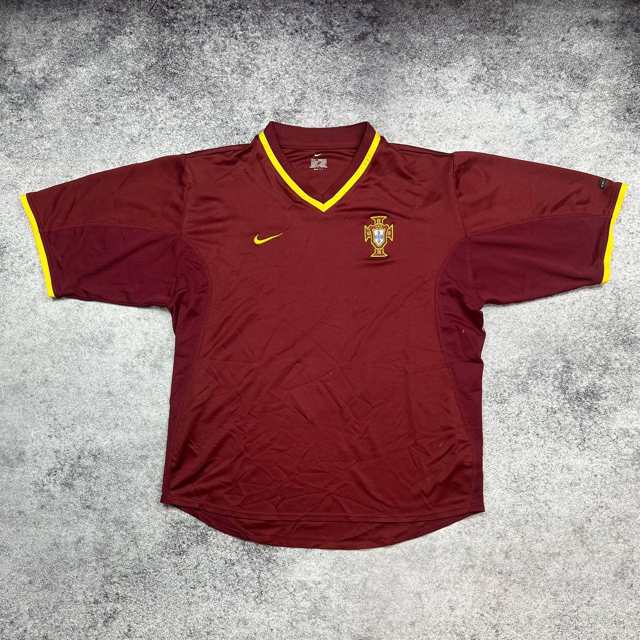 Nike Vintage Nike Portugal Home Jersey 2000S Size US L / EU 52-54 / 3 - 1 Thumbnail