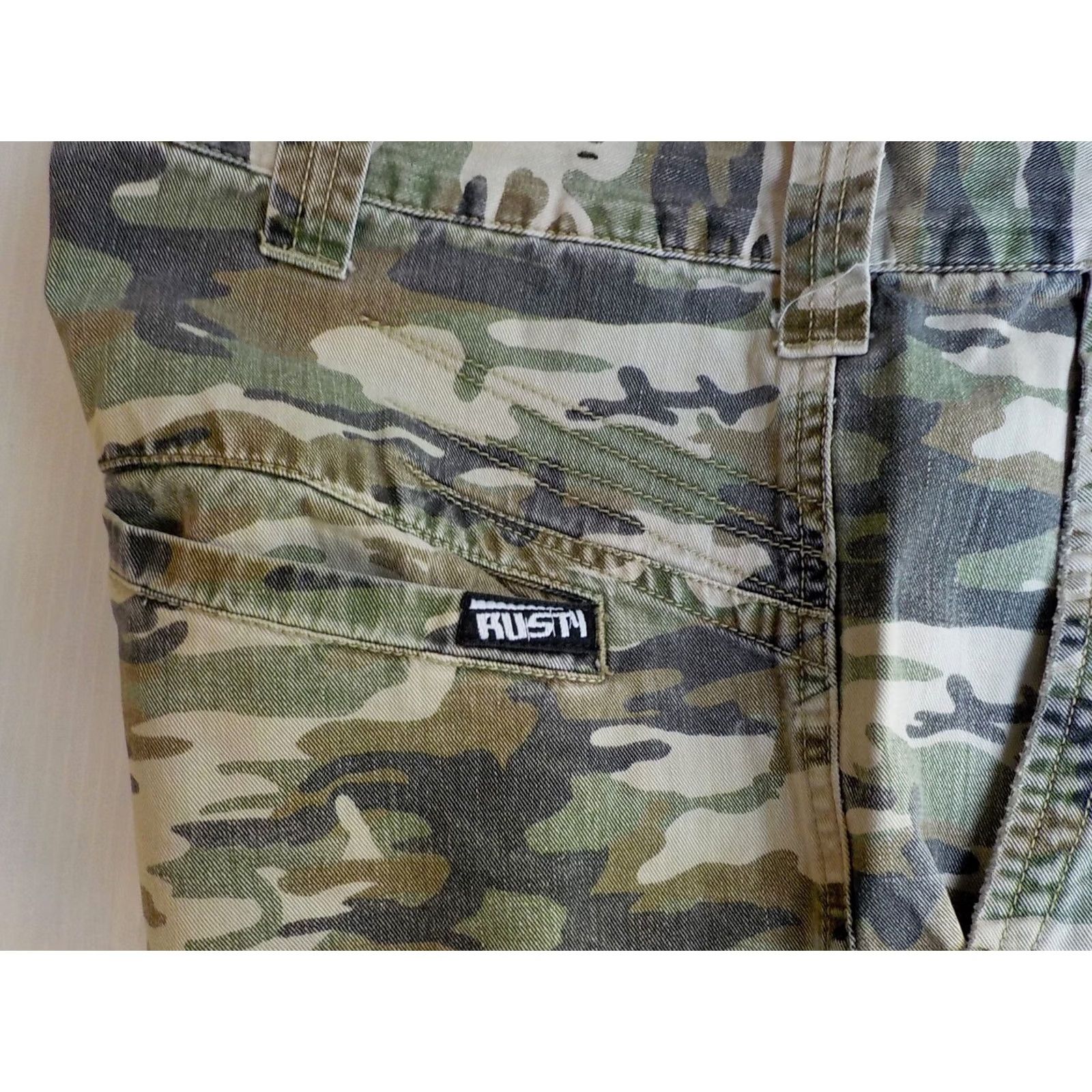 Rusty VINTAGE Rusty Mens Cargo Shorts Camouflage Cotton Green Brown Beige SZ 32 Size US 32 / EU 48 - 3 Thumbnail