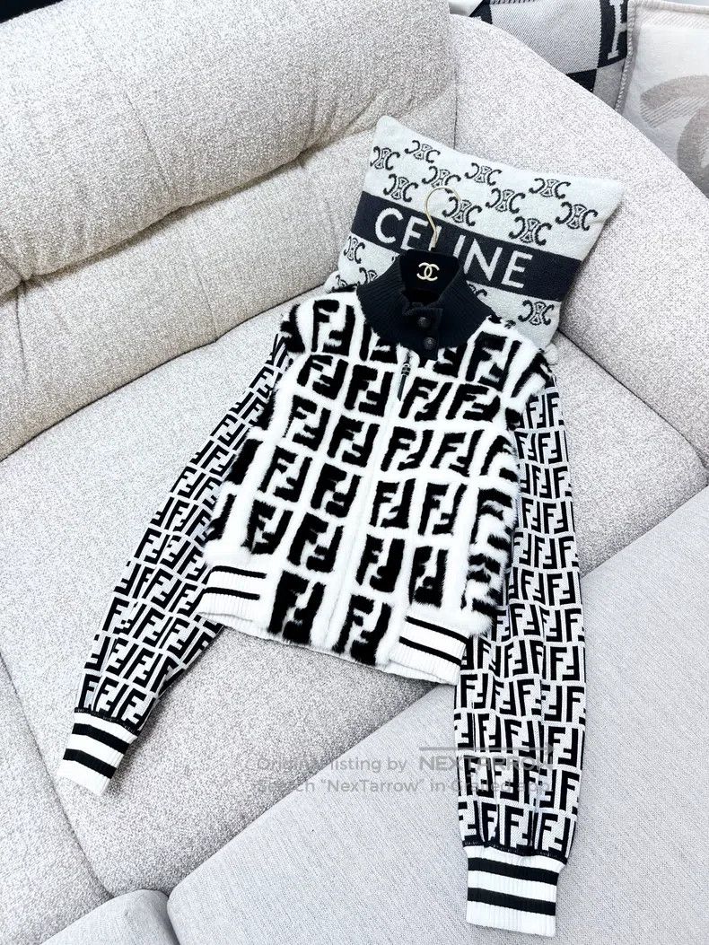 Fendi Fendi Black and White Vintage Print Mink Knit Short Leathe Size XS / US 0-2 / IT 36-38 - 2 Thumbnail