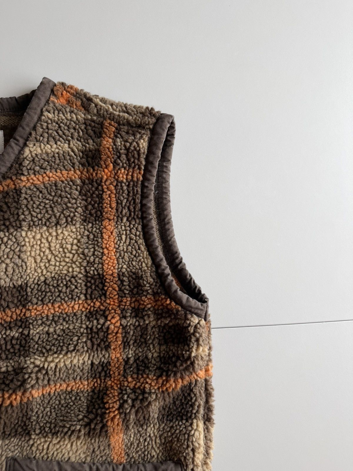 Universal Works LANCASTER GILET (CHECK SHERPA FLEECE) - BROWN Size US S / EU 44-46 / 1 - 4 Thumbnail