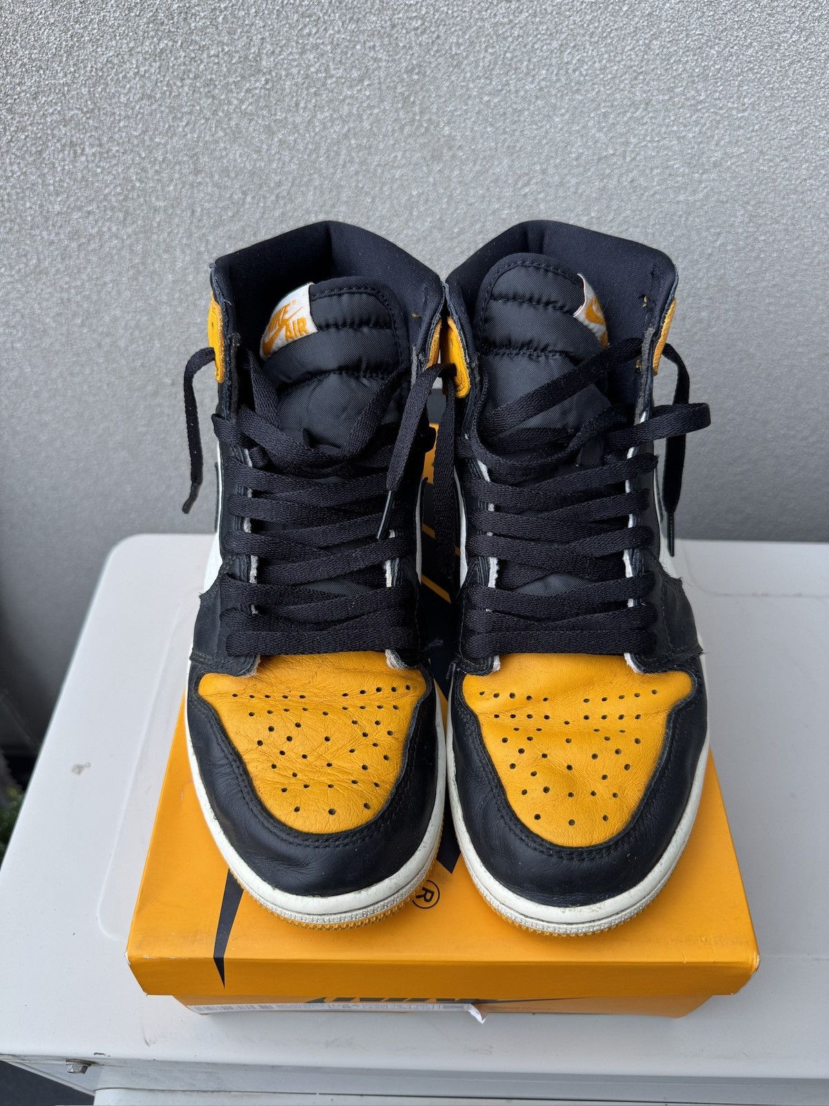 Nike Jordan 1 High Taxi Size US 9 / EU 42 - 2 Thumbnail