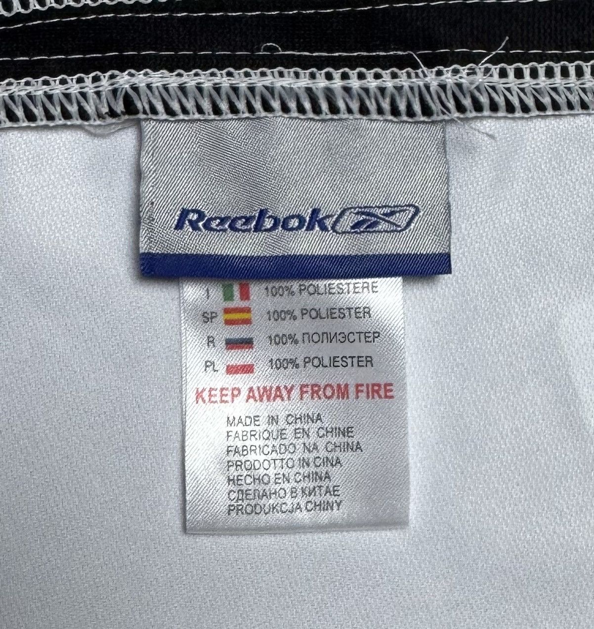 Reebok Liverpool 2005 2006 Away Football Shirt Soccer Jersey Reebok Size US L / EU 52-54 / 3 - 13 Thumbnail