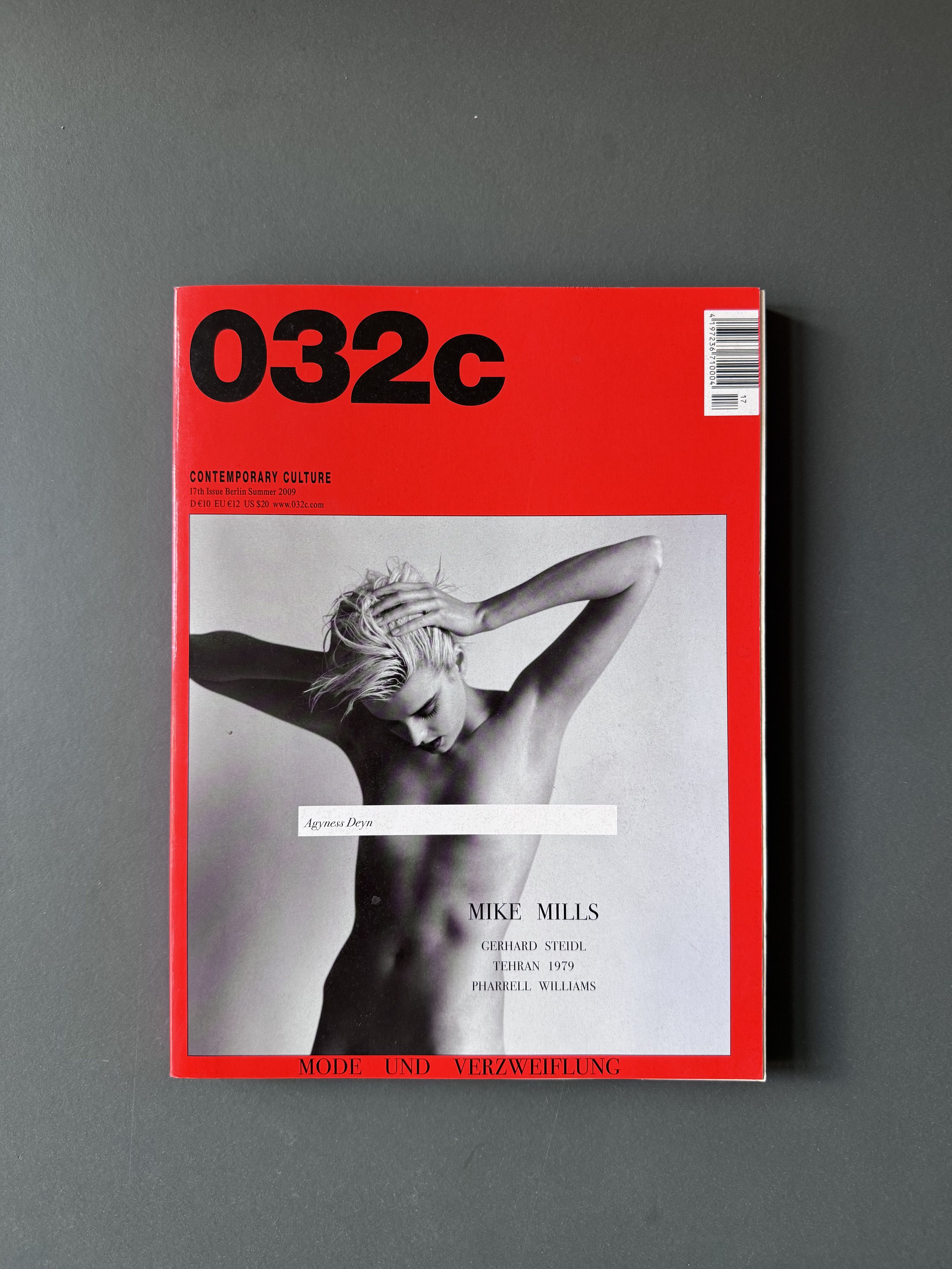 032c 032c Issue 17 "Mike Mills" Berlin Summer 2009 Size ONE SIZE - 1 Thumbnail