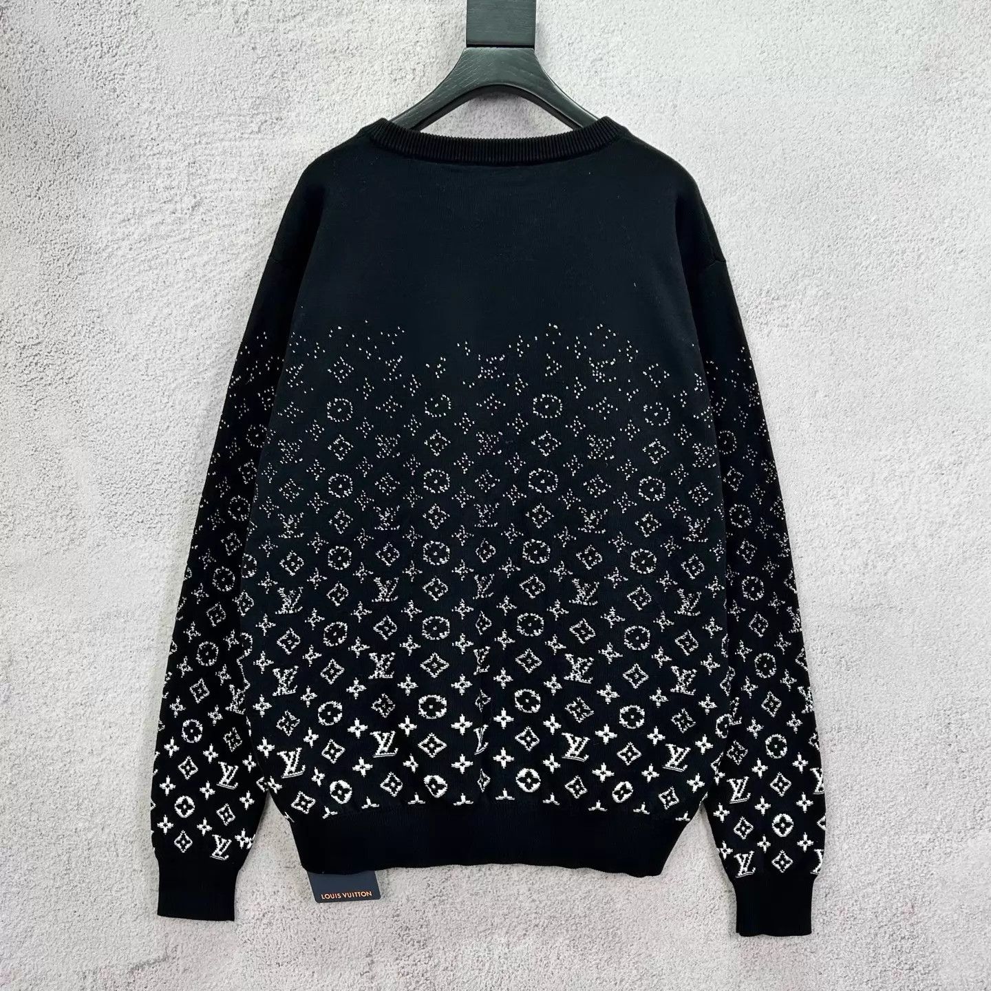 Louis Vuitton LV gradient logo black pullover knit L new Size US L / EU 52-54 / 3 - 2 Thumbnail