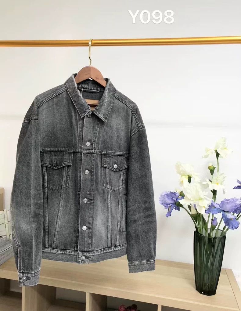Balenciaga Balenciaga size 34 Make an old logo denim jacket Size XS / US 0-2 / IT 36-38 - 1 Thumbnail