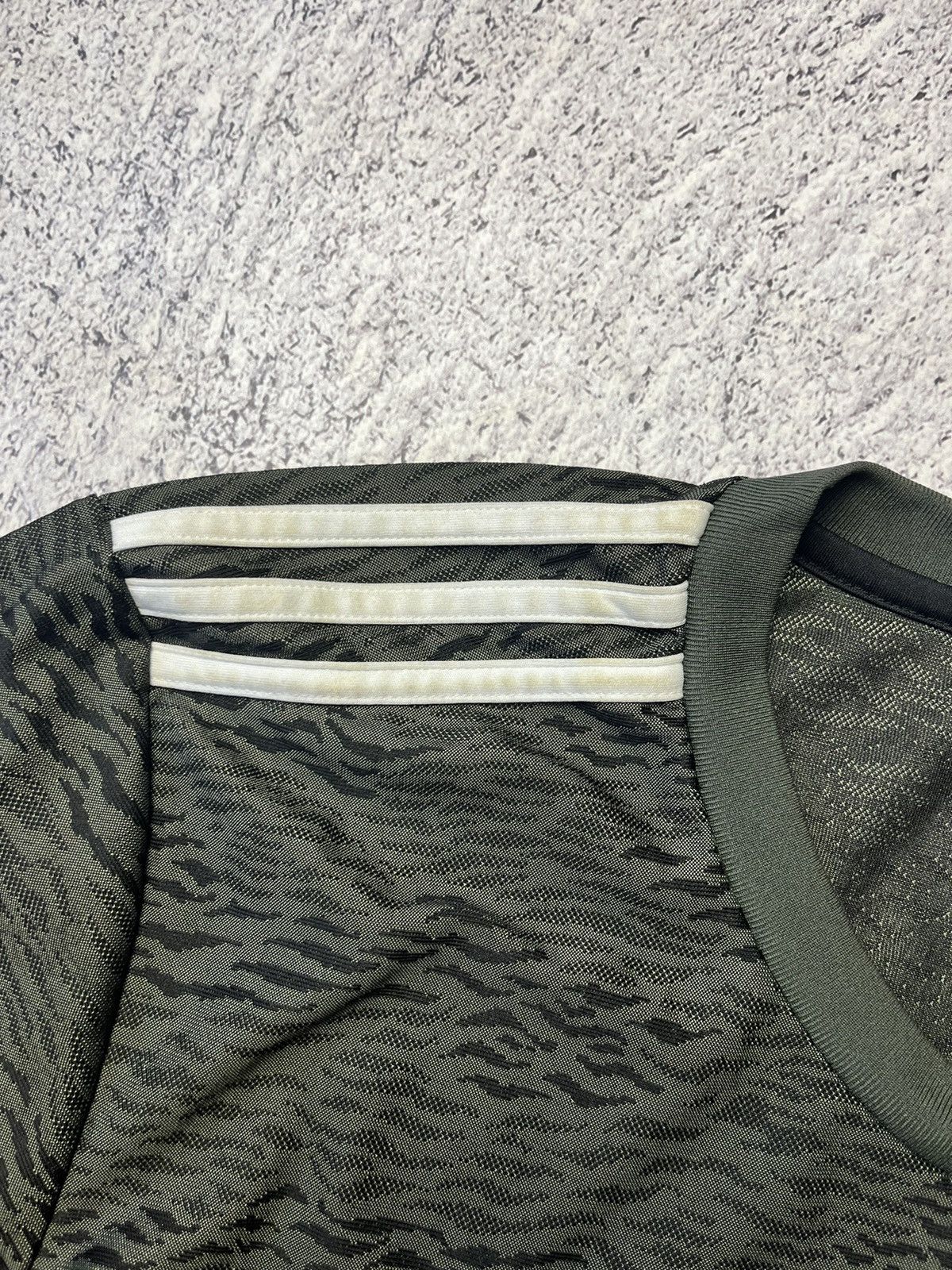 Adidas MANCHESTER UNITED 2020 2021 AWAY FOOTBALL SOCCER JERSEY Size US XL / EU 56 / 4 - 18 Thumbnail