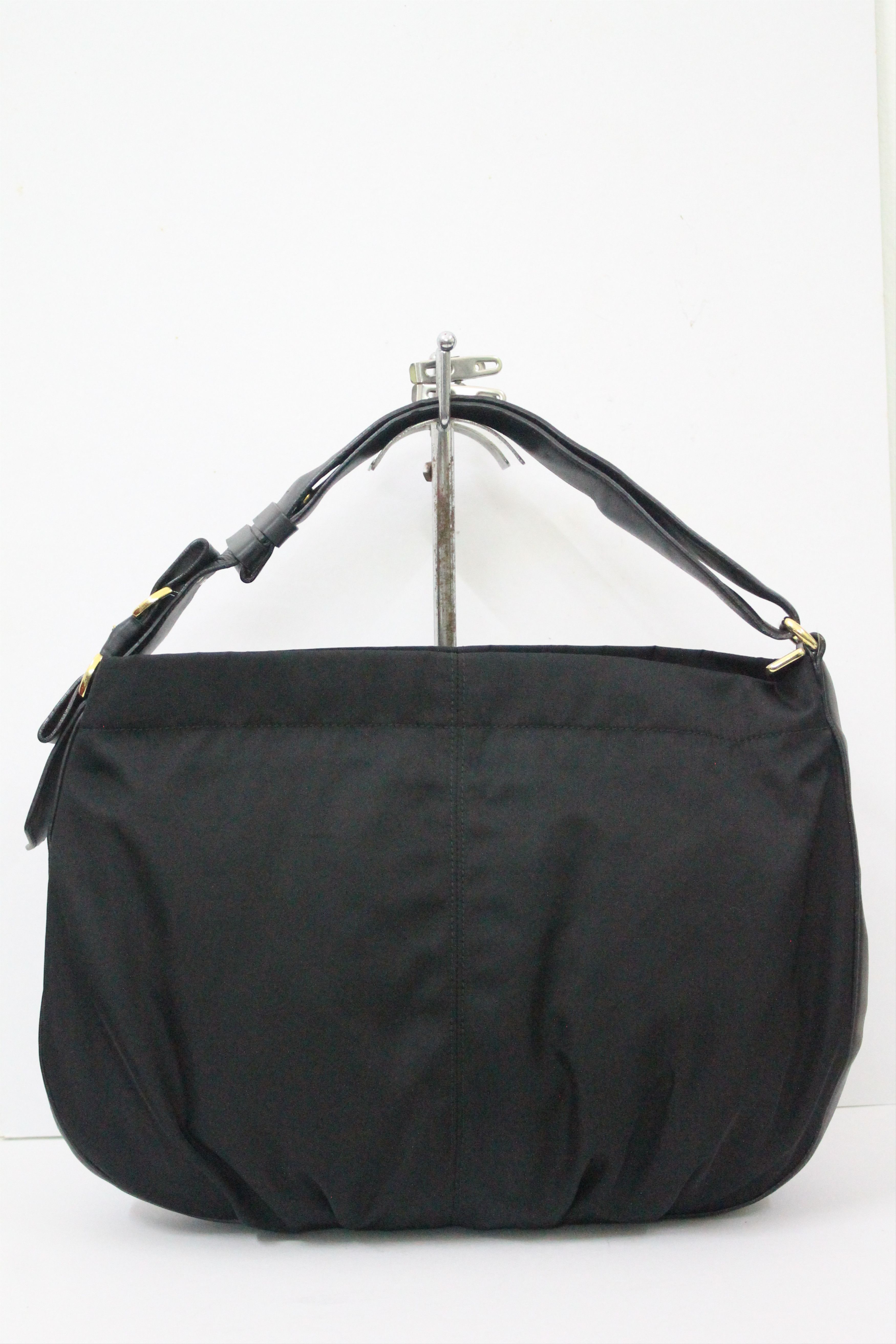 Salvatore Ferragamo Authentic SALVATORE FERRAGAMO Shoulder Bag. Size ONE SIZE - 1 Thumbnail