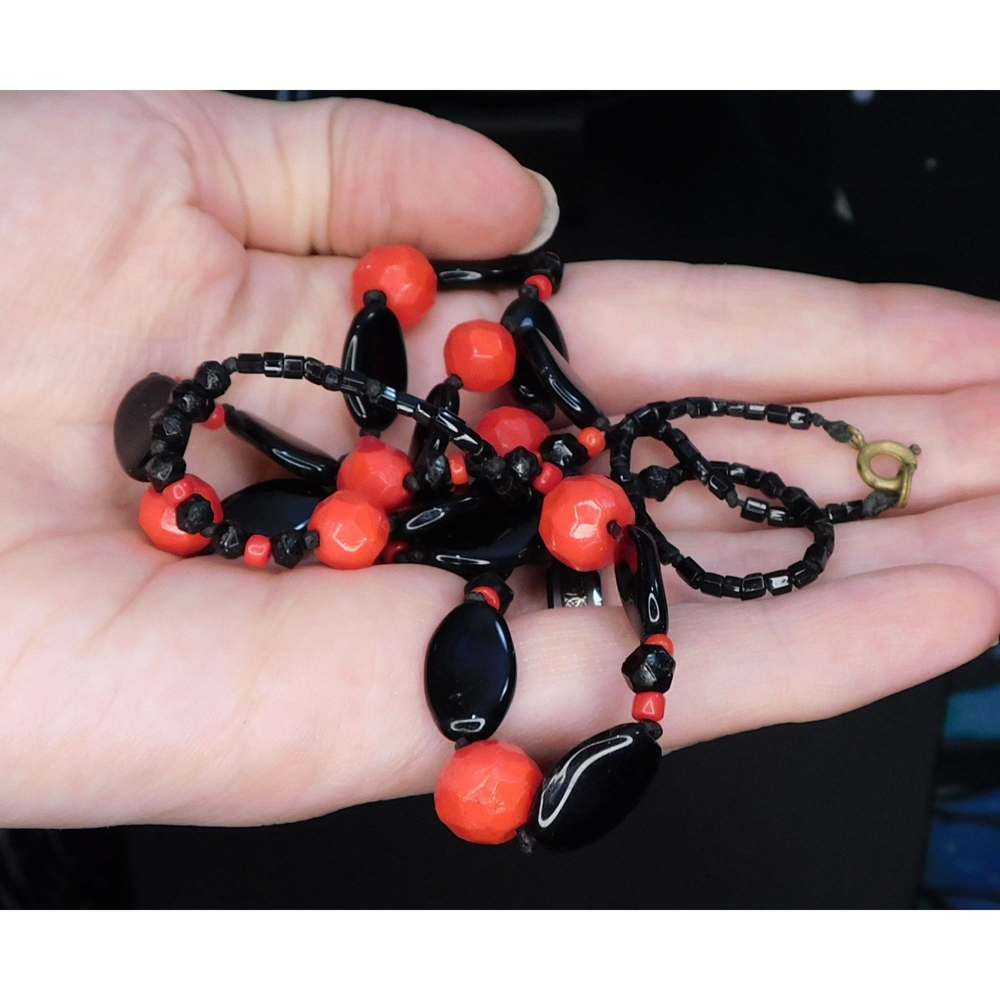 Other Black And Red Casual Retro Beaded Necklace Size ONE SIZE - 2 Thumbnail