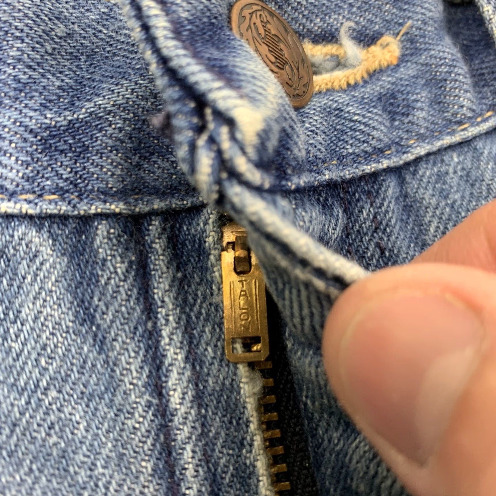 Denime VINTAGE Rustler Jeans Adult 38x32 Blue Denim USA 70s Zipper Straight Mens Size US 38 / EU 54 - 4 Thumbnail