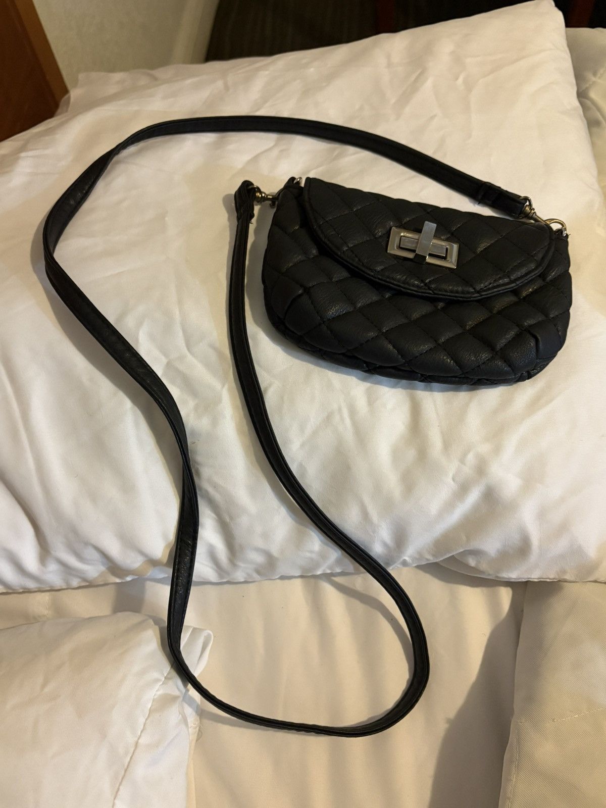 Other Sleek And Stylish Yet Plush Clutch Size ONE SIZE - 1 Thumbnail