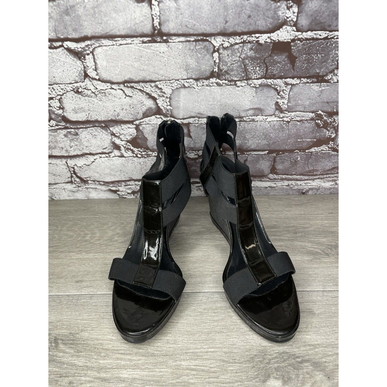 Donald Pliner Donald Pliner Black Patent Leather Back Zip Wedge Sandals Women Sz 8.5M US/39EU Size US 8.5 / IT 38.5 - 4 Thumbnail