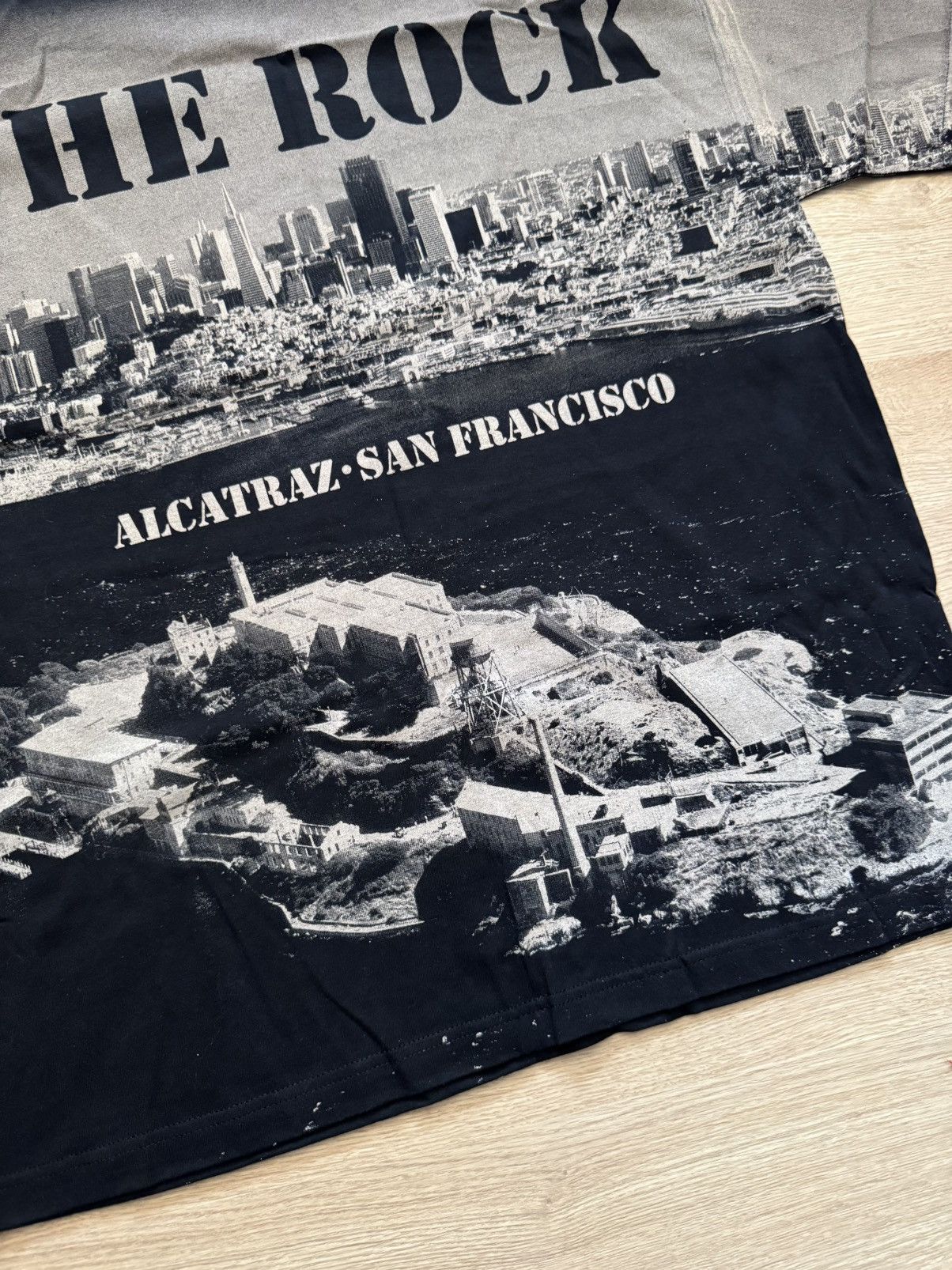Vintage Vintage 00’s Alstyle Over Print Alcatraz SF The Rock T-Shirt Size US XL / EU 56 / 4 - 3 Thumbnail