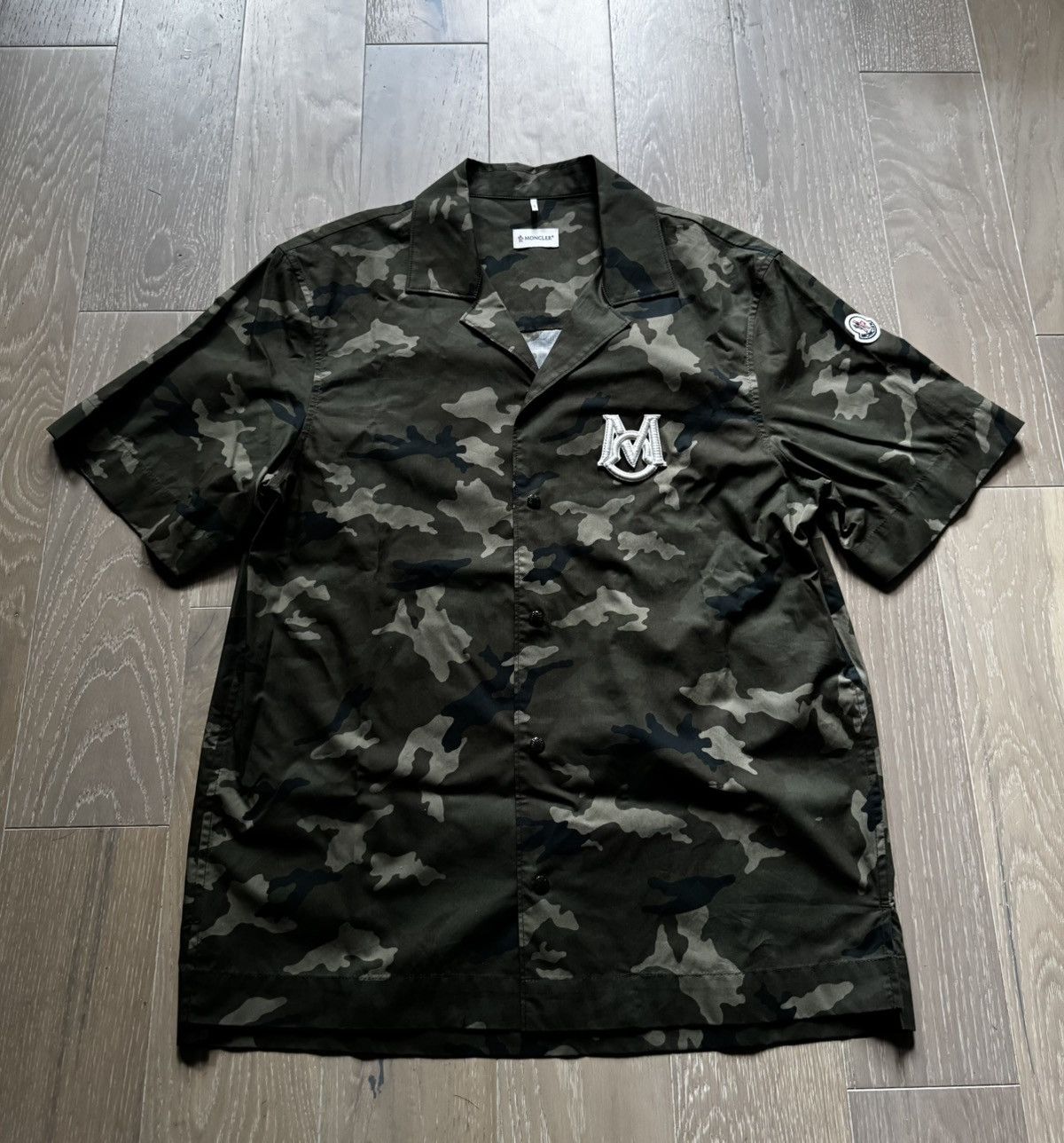 Moncler Moncler Printed Cotton Short Sleeve Shirt - Camo Size US L / EU 52-54 / 3 - 1 Thumbnail