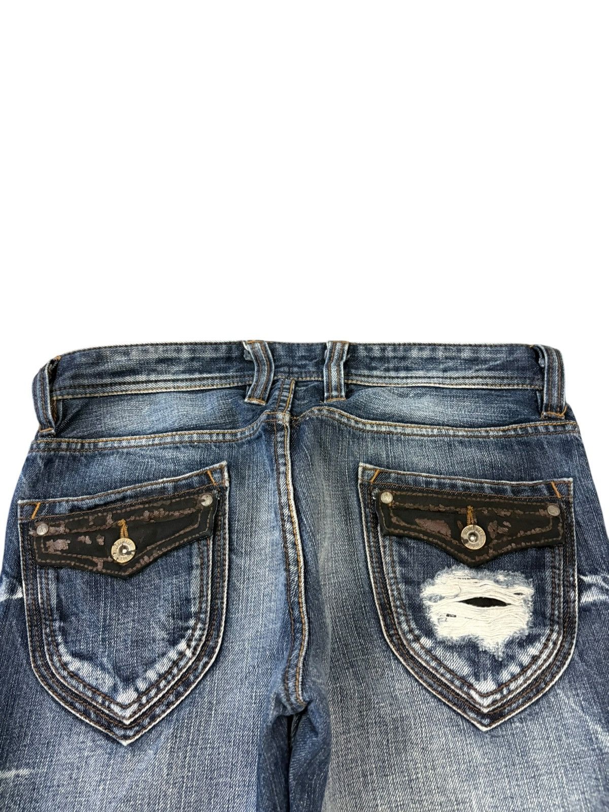 HIDEAWAYS Vintage Hideaway Nicole Crazy Fade Distressed Bootcut Jeans Size 31" - 8 Thumbnail