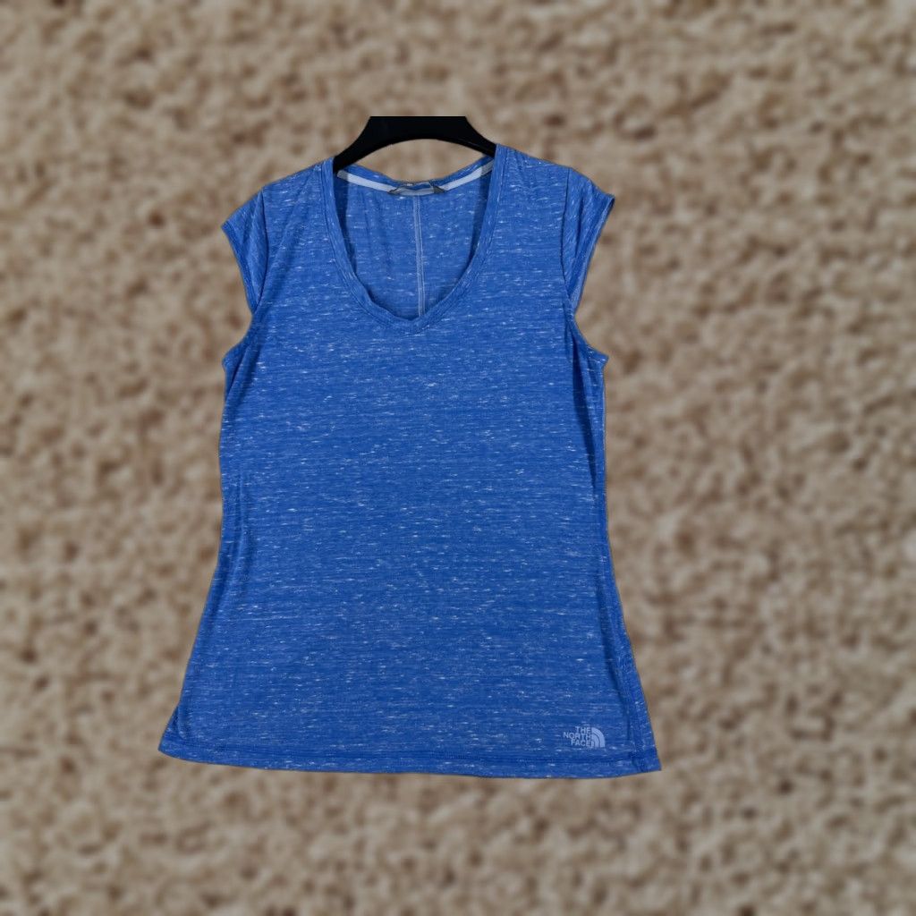 The North Face The North Face Shirt Women Medium Blue Tank Sleeveless Scoop Neck Gym Hike Womens Size M / US 6-8 / IT 42-44 - 1 Thumbnail